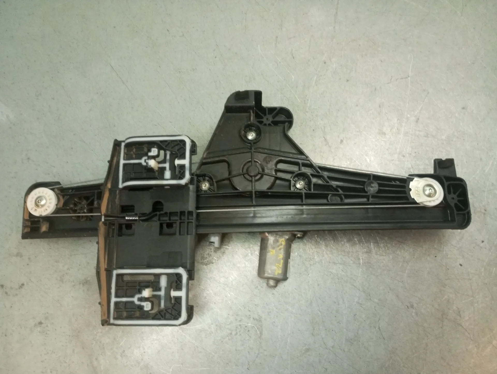 Elevalunas trasero izquierdo OPEL Corsa F Imagem-1