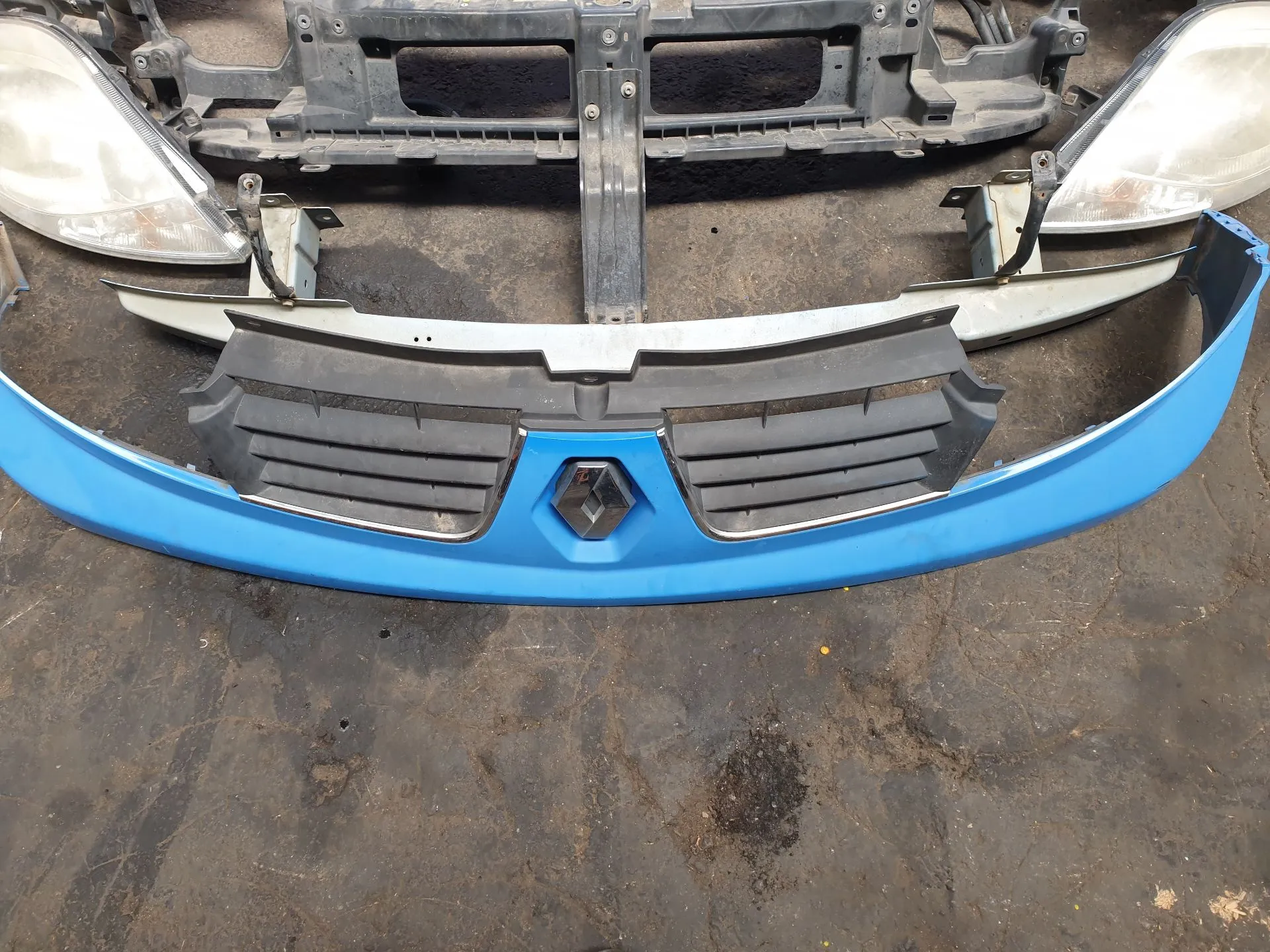Frente Completa RENAULT Trafic II (FL) Imagem-1