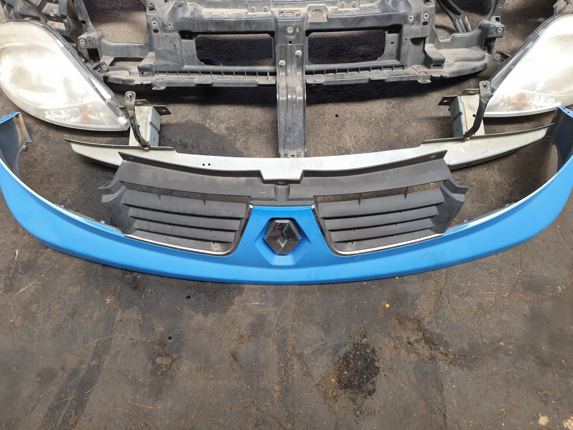 Frente Completa RENAULT Trafic II (FL) Imagem-2