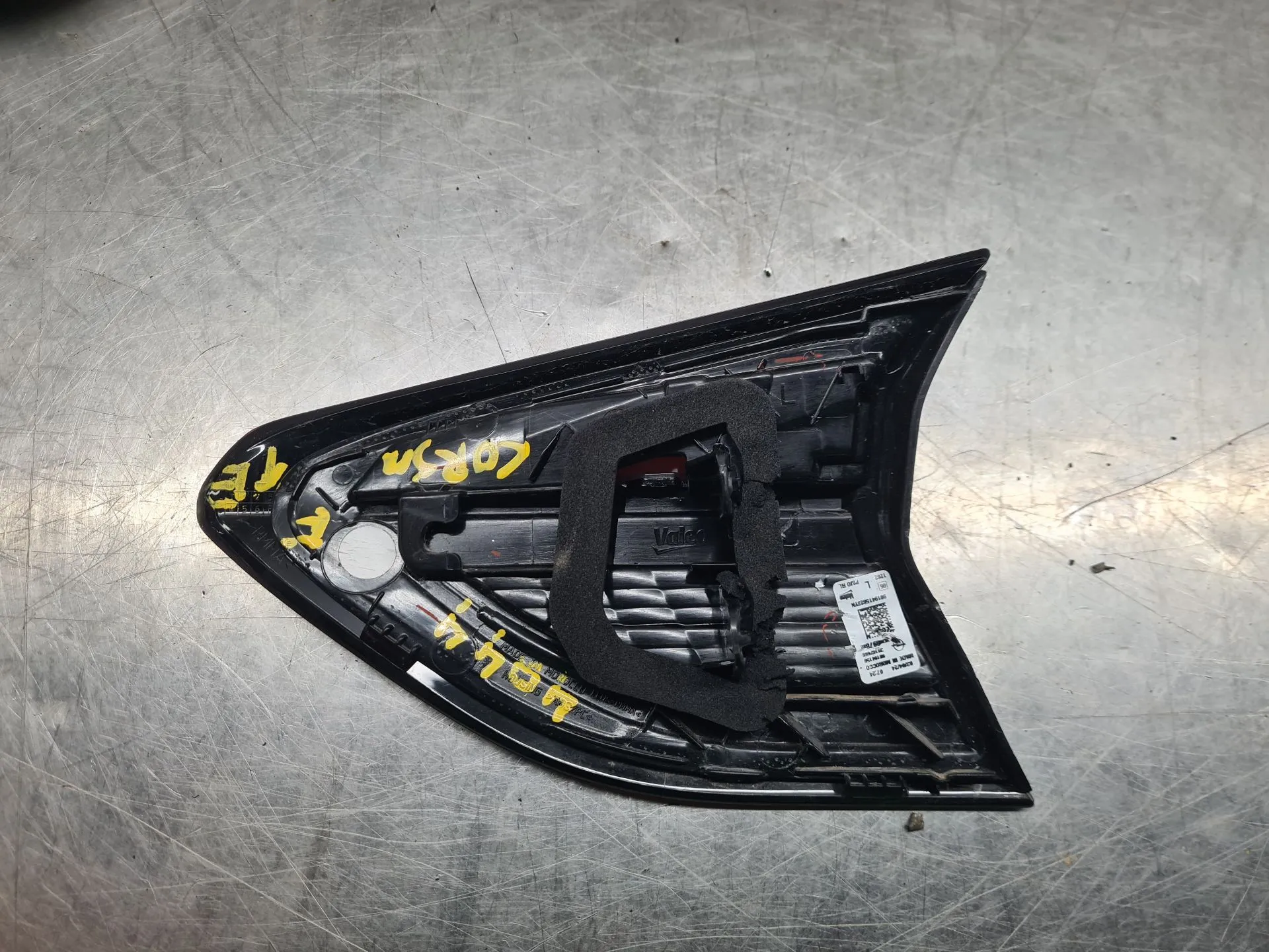 Left Tailgate light  OPEL Corsa F Imagem-1