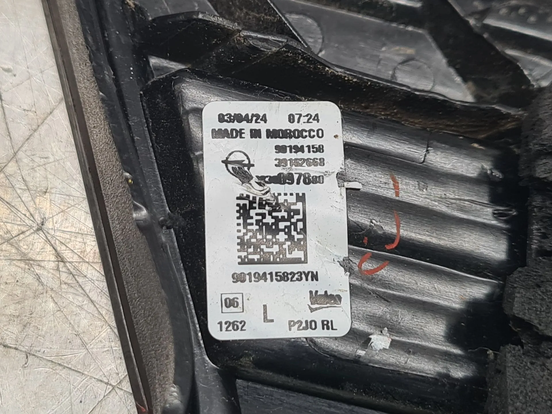 Left Tailgate light  OPEL Corsa F Imagem-2