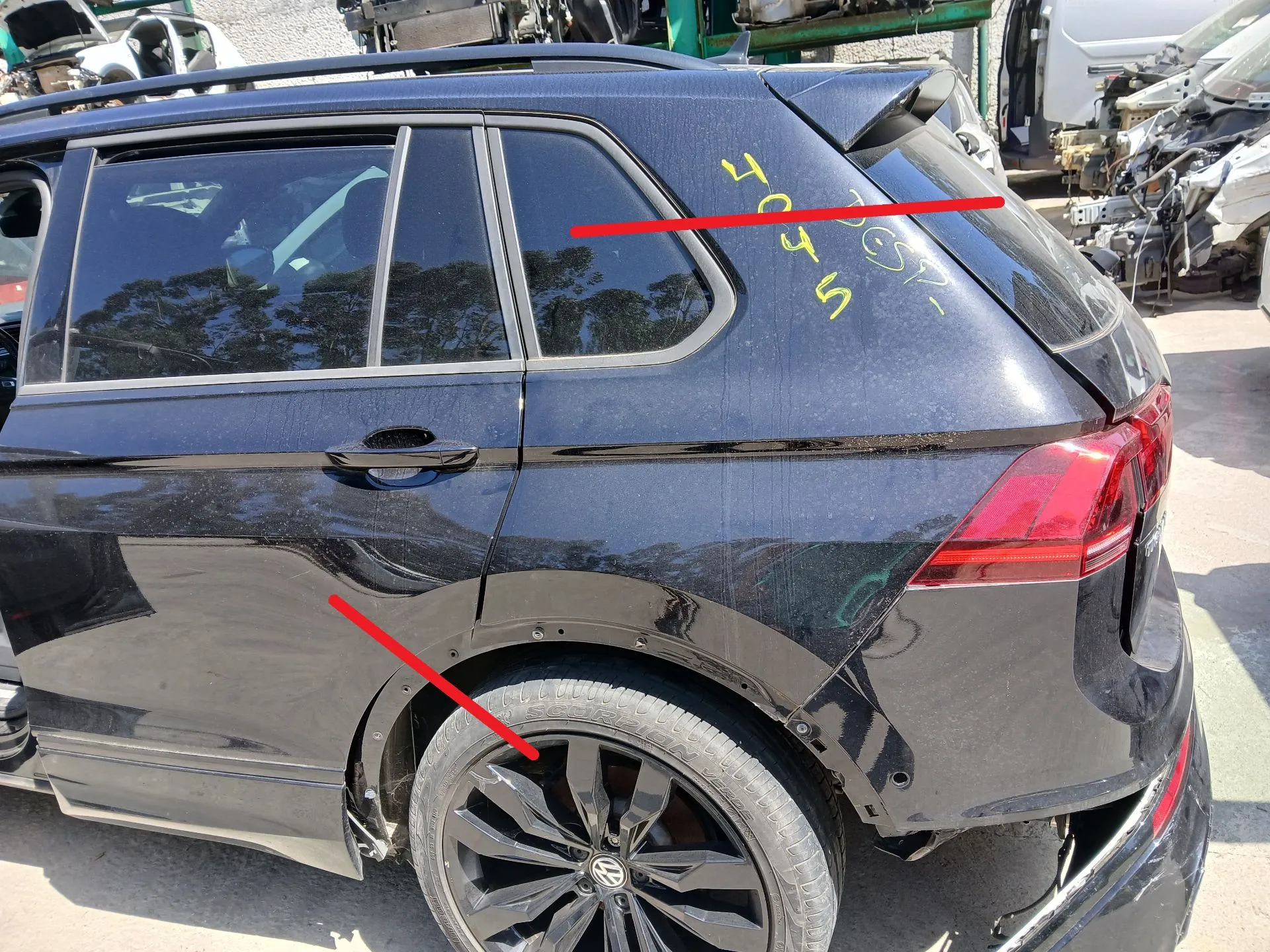 Pannello posteriore sinistro VOLKSWAGEN Tiguan (AD1, AX1)