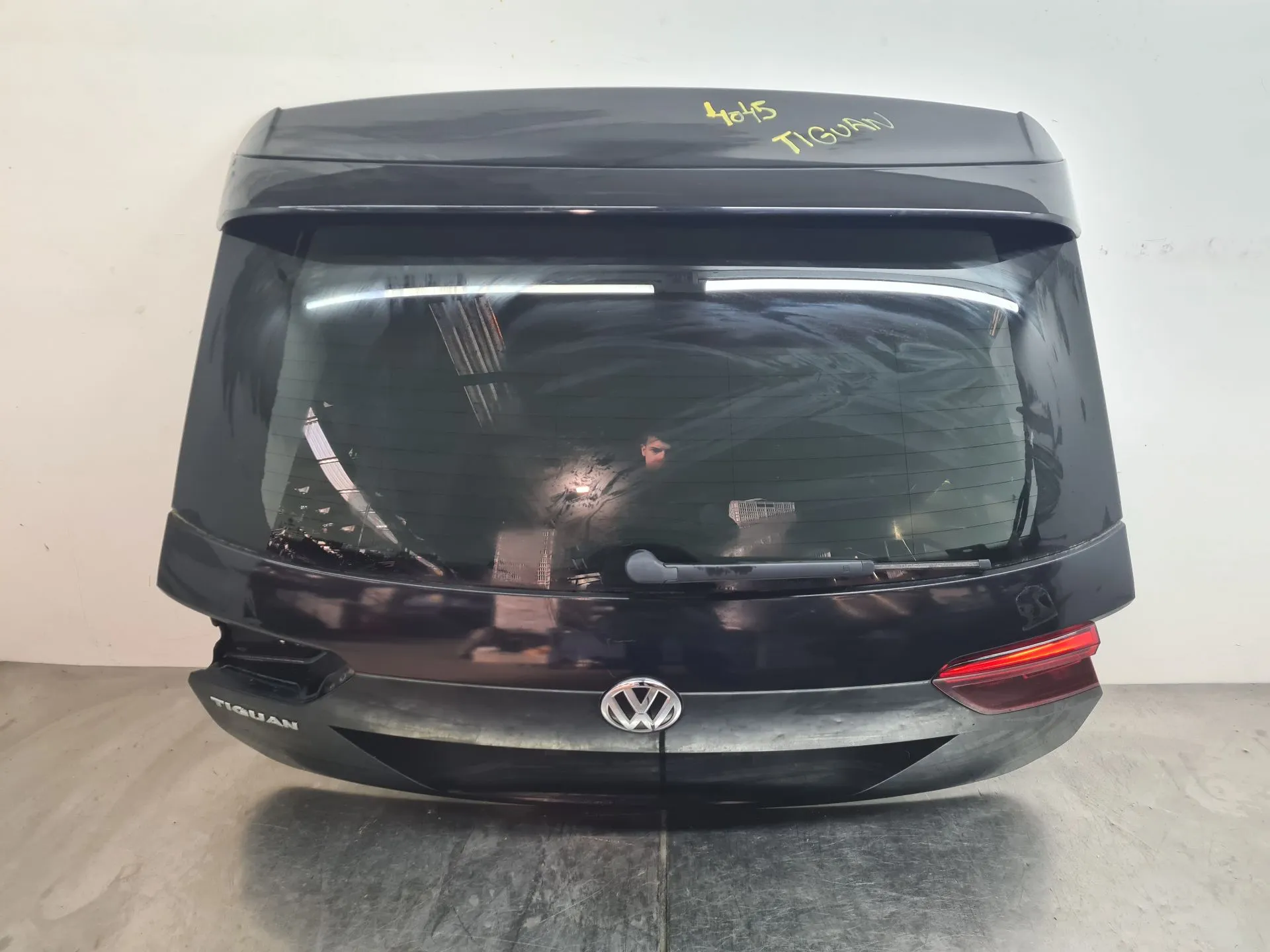 Tailgate / Trunk lid VOLKSWAGEN Tiguan (AD1, AX1)