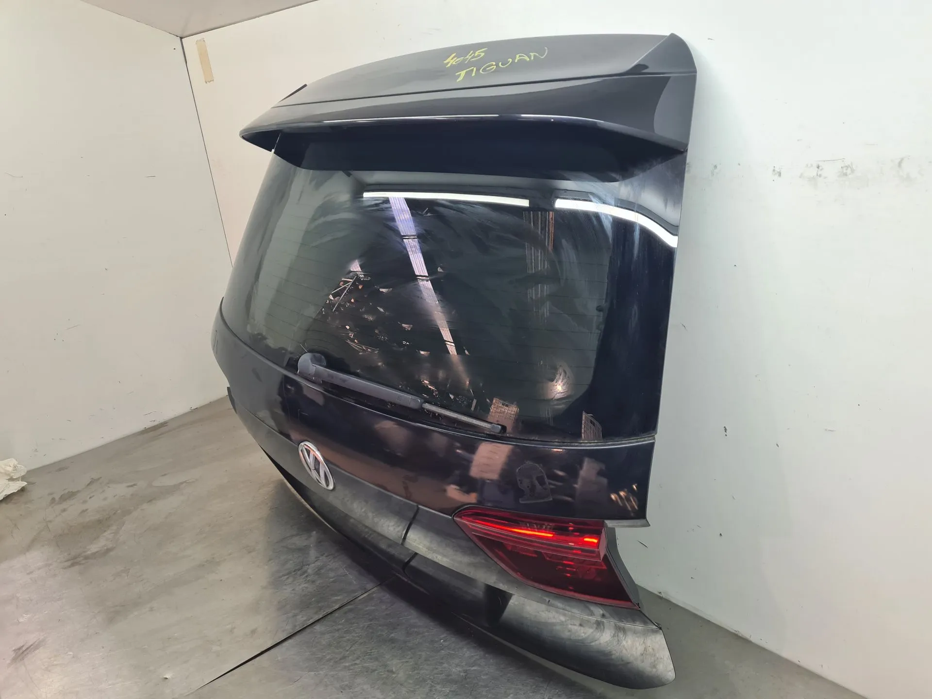 Tailgate / Trunk lid VOLKSWAGEN Tiguan (AD1, AX1) Imagem-2