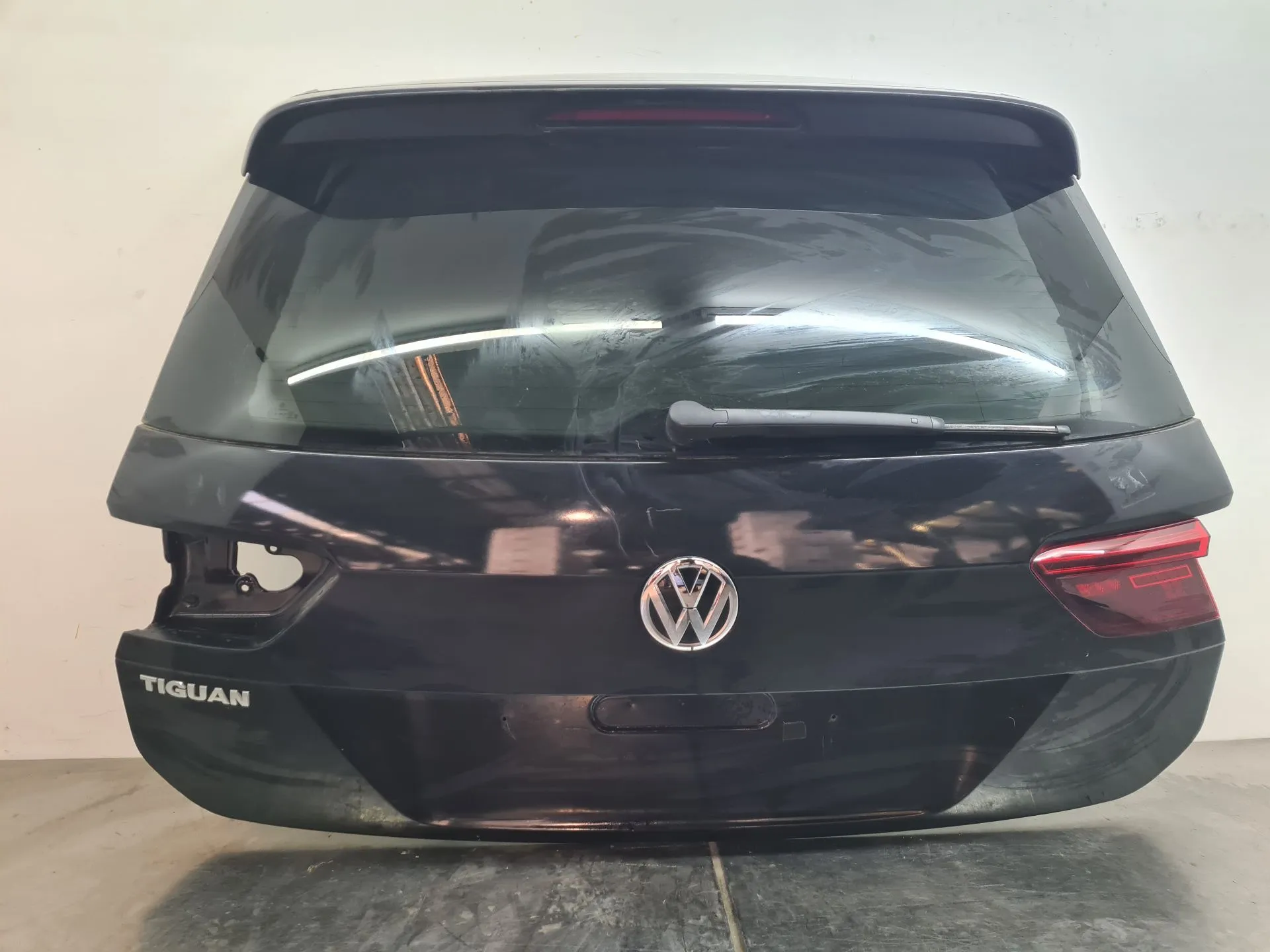 Tailgate / Trunk lid VOLKSWAGEN Tiguan (AD1, AX1) Imagem-3