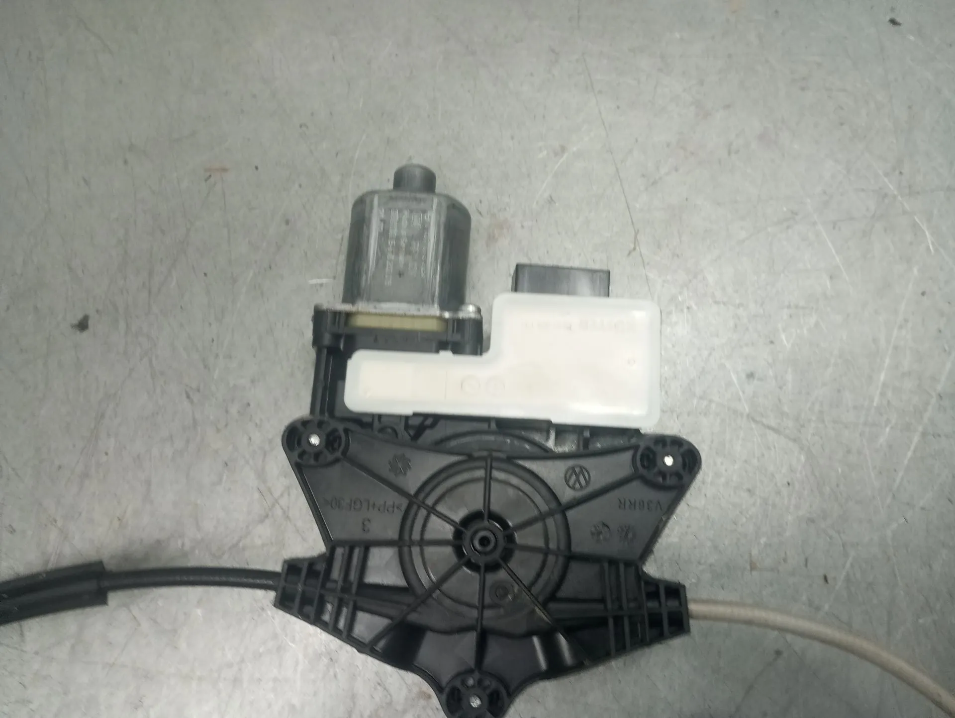 Elevalunas trasero izquierdo VOLKSWAGEN Tiguan (AD1, AX1) Imagem-2