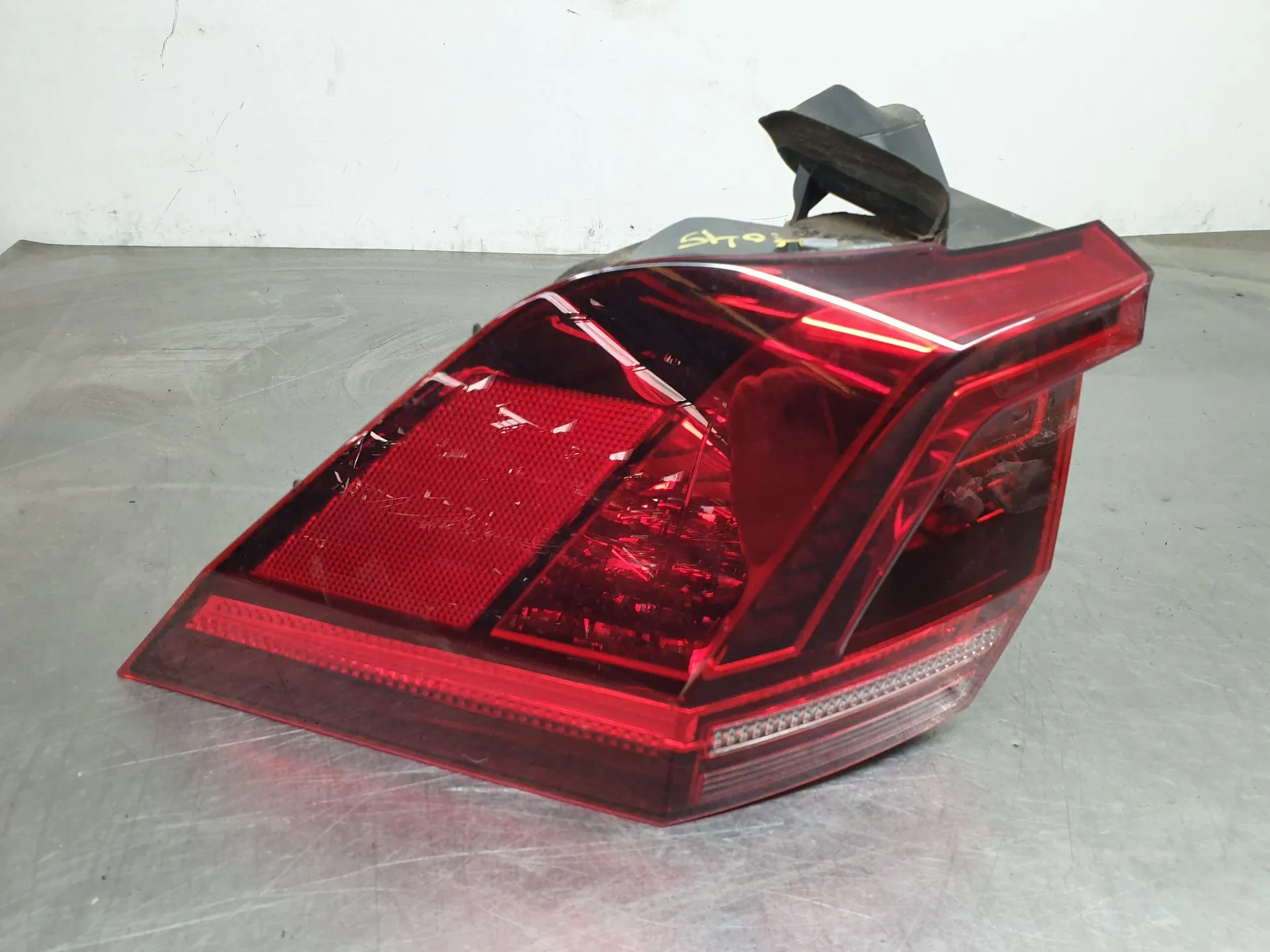 Left Tail light VOLKSWAGEN Tiguan (AD1, AX1) Imagem-1