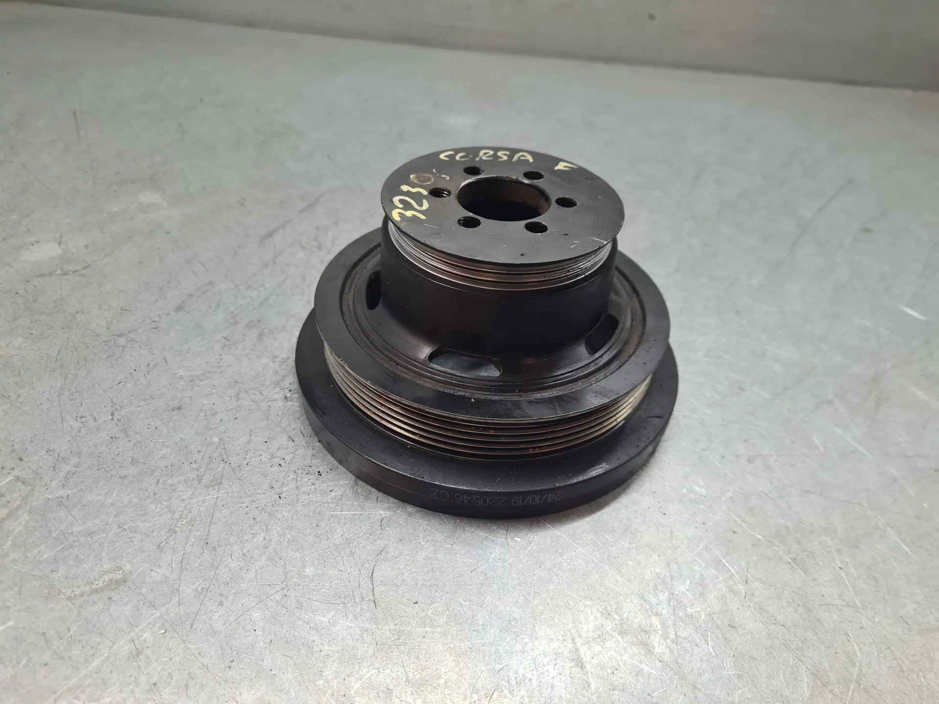 Crankshaft / Engine pulley  OPEL Corsa F Imagem-1