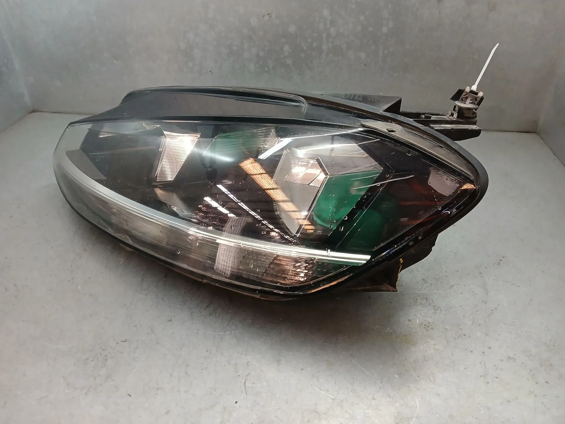 Óptica / faro Izquierdo VOLKSWAGEN Golf VII (5G1, BQ1, BE1, BE2) Imagem-3