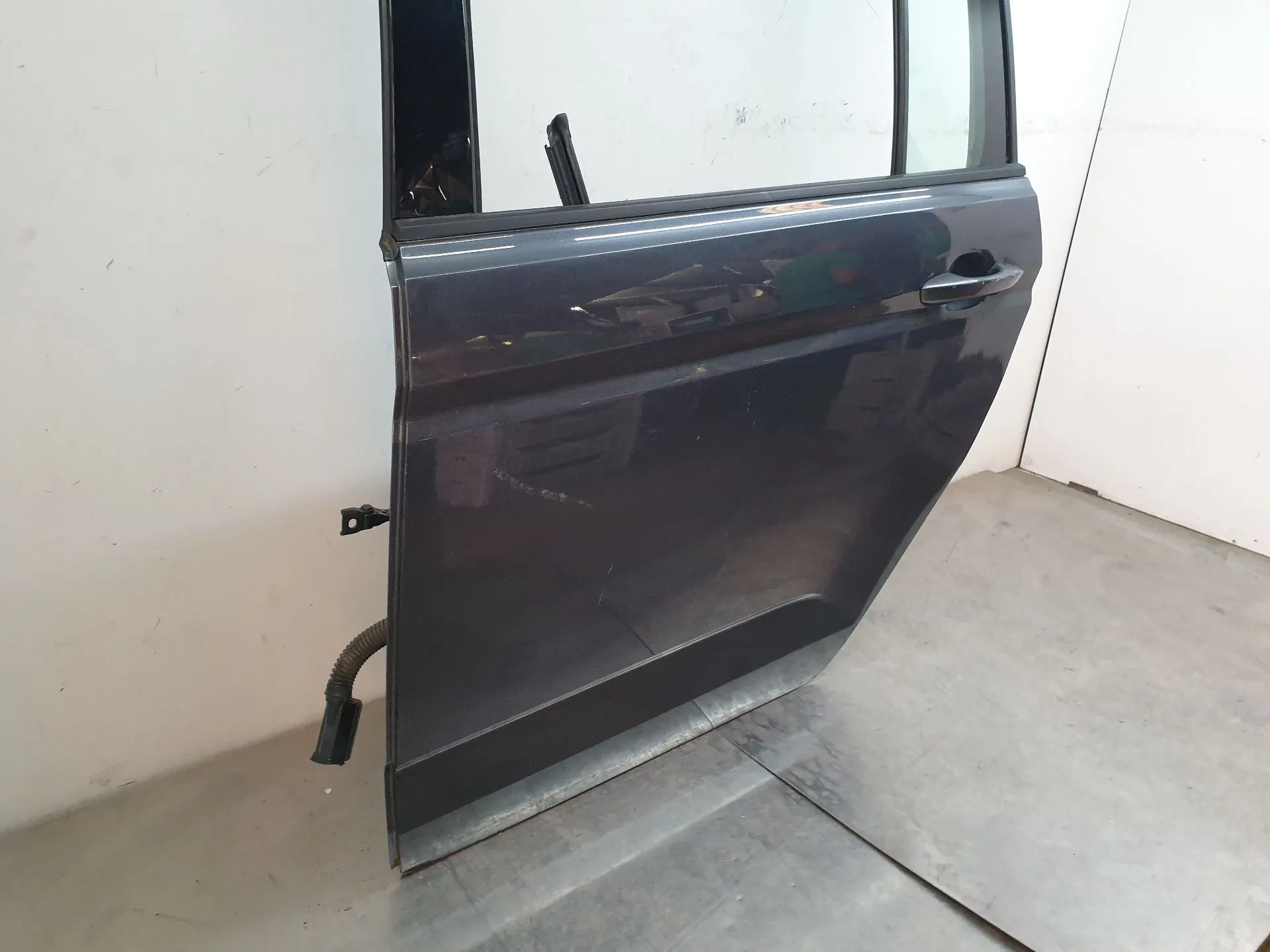 Porte arrière gauche VOLKSWAGEN Touran (5T) Imagem-1