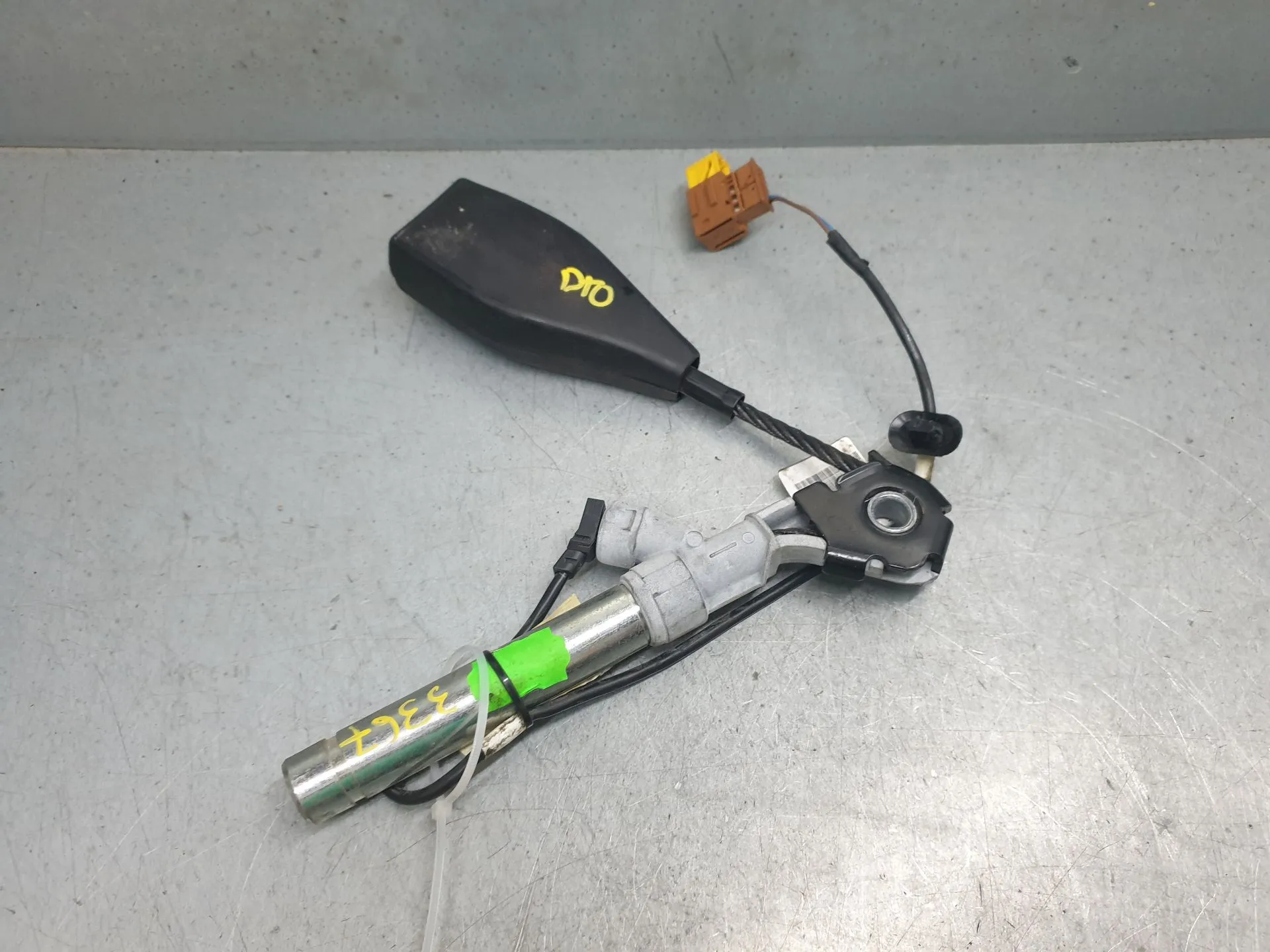 Prétensionneur de ceinture avant Droite RENAULT Trafic II (FL)