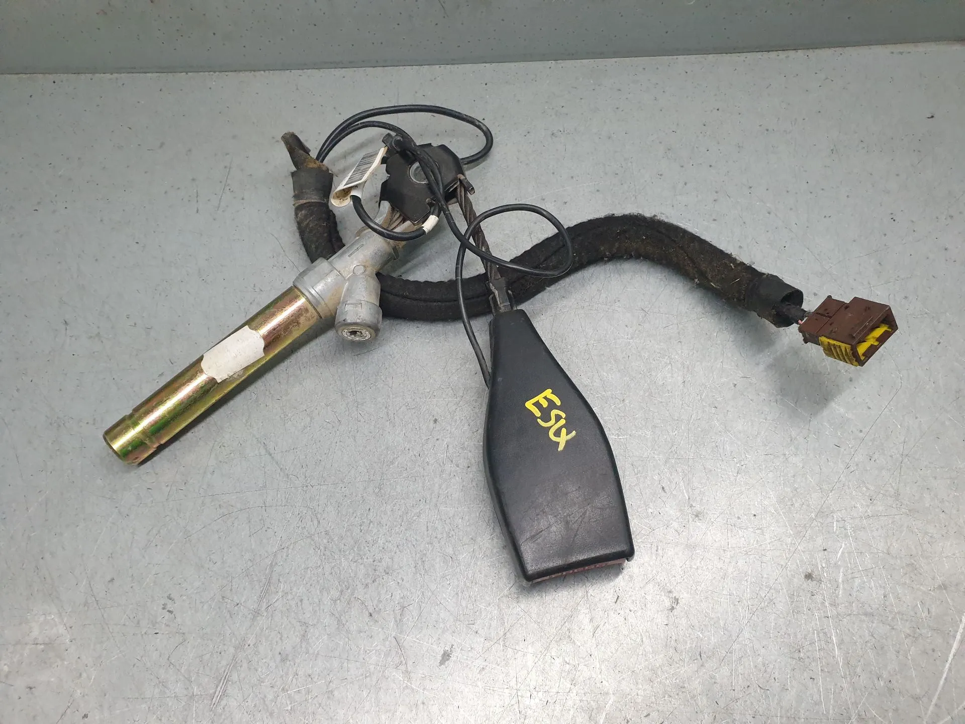 Prétensionneur de ceinture avant gauche RENAULT Trafic II (FL)