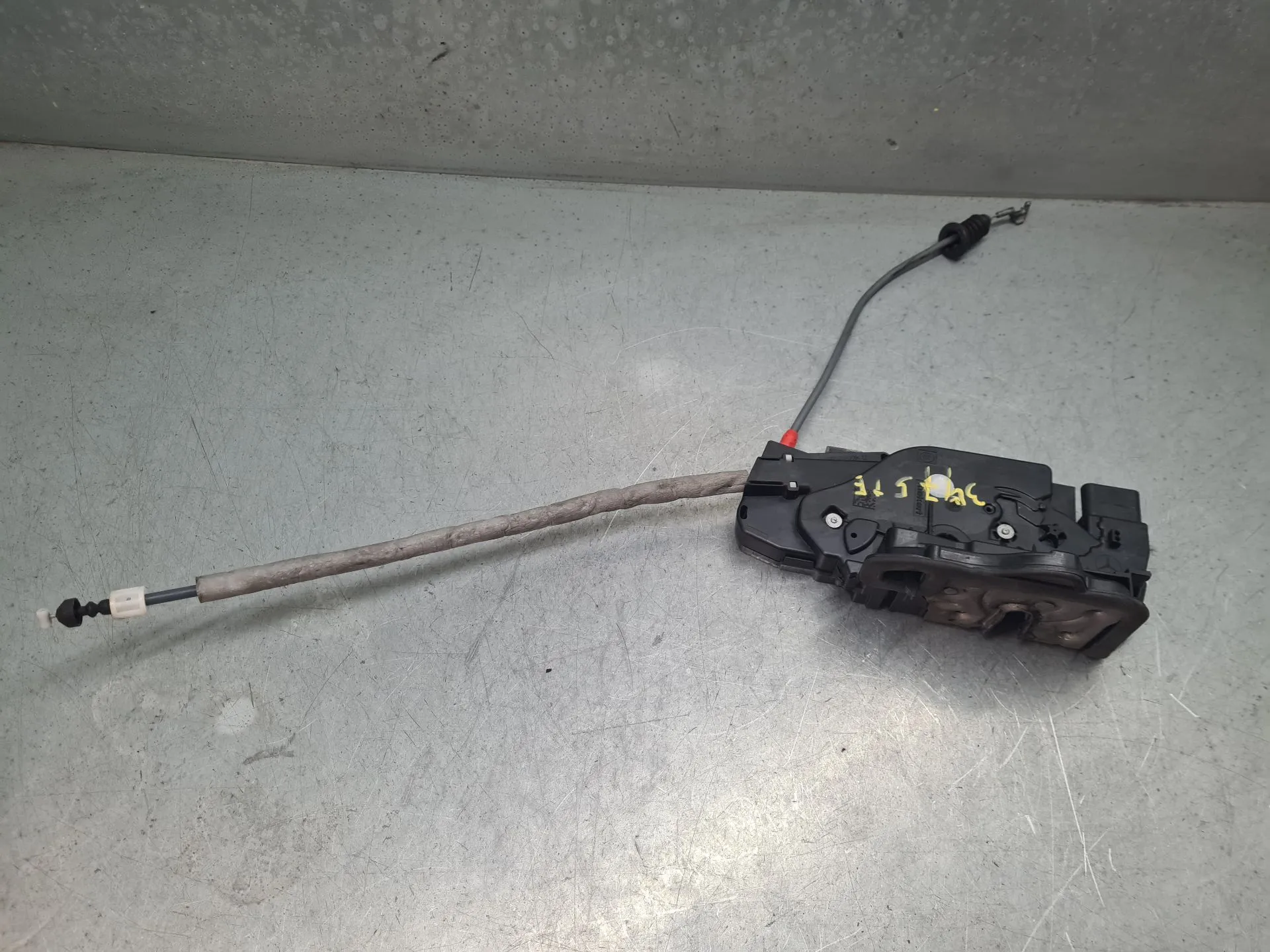 Cerradura / cierre puerta delantero izquierdo MERCEDES-BENZ Classe A (W177)