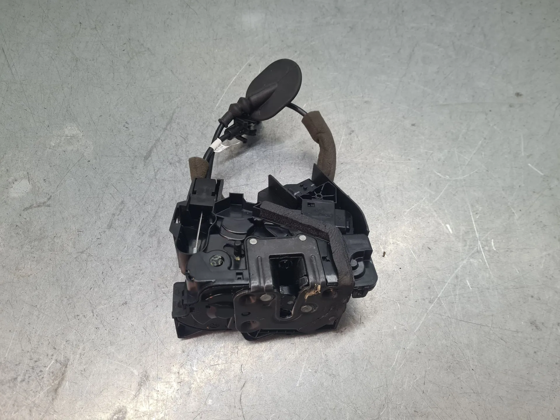 Fechadura / fecho porta trás direito RENAULT Megane IV Grandtour (K9A/M_) Imagem-1