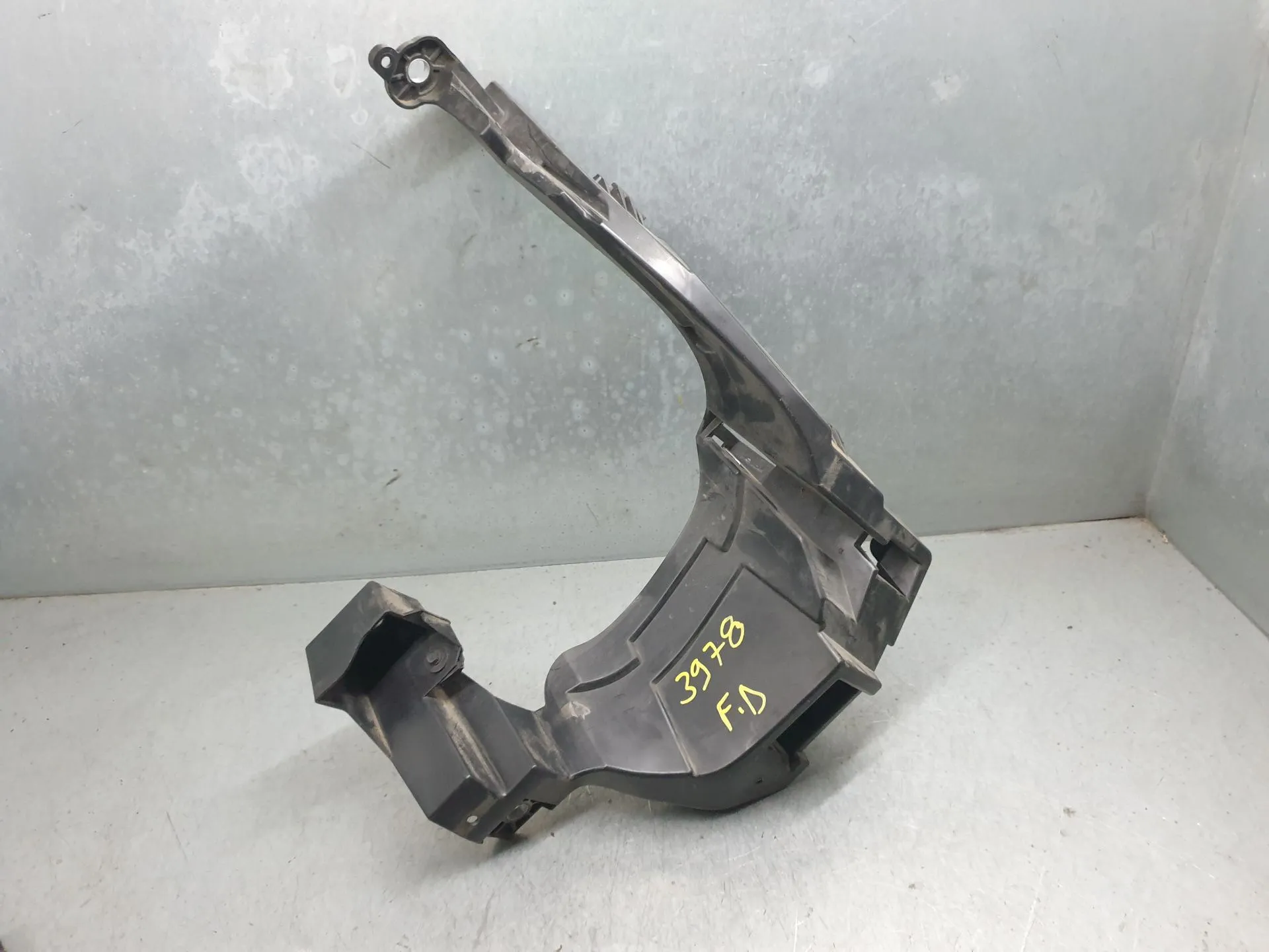 Guide pare-chocs avant Droite CITROËN C3 Aircross II (2R_, 2C_)
