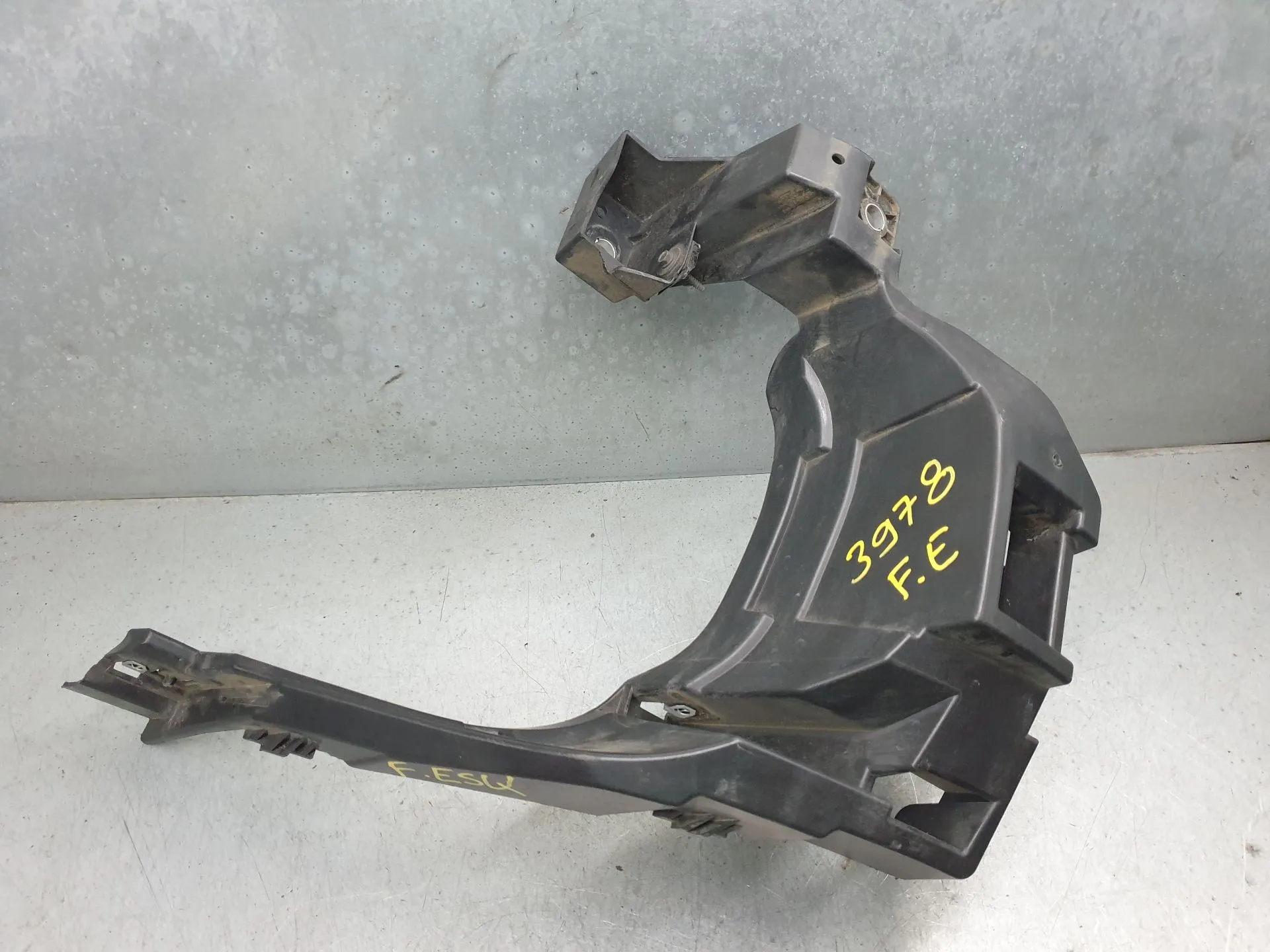 Guide pare-chocs avant gauche CITROËN C3 Aircross II (2R_, 2C_)