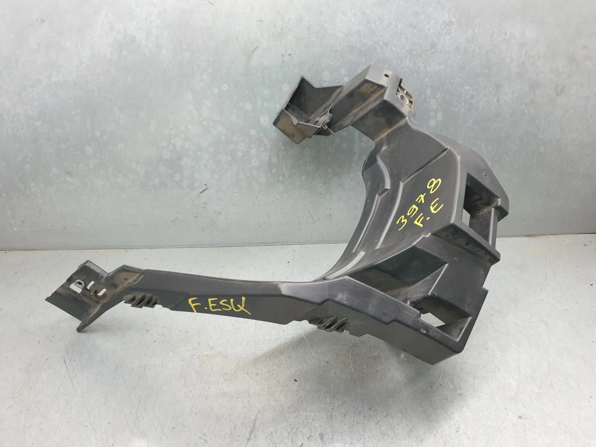 Front bumper guide left CITROËN C3 Aircross II (2R_, 2C_) Imagem-1