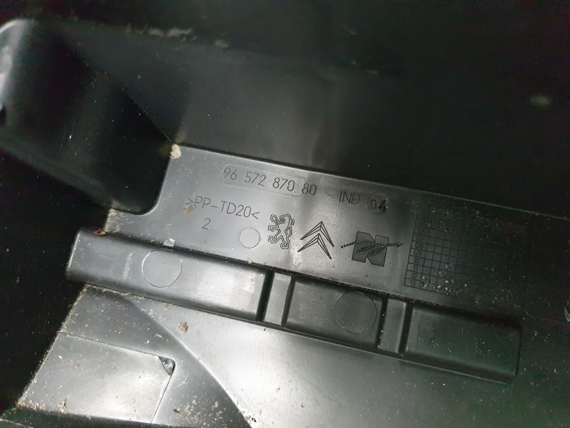 Involúcro / Carcaça dos Fusíveis CITROËN C3 II (SC_) Imagem-6