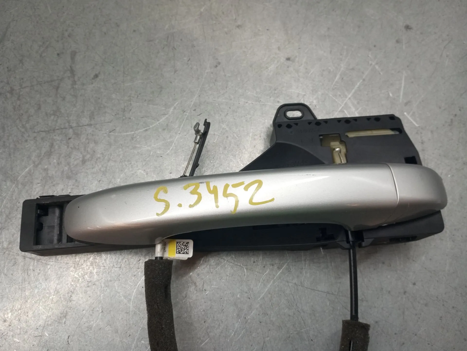 Puxador porta trás esquerdo RENAULT Megane IV (B9A/M_) Imagem-1