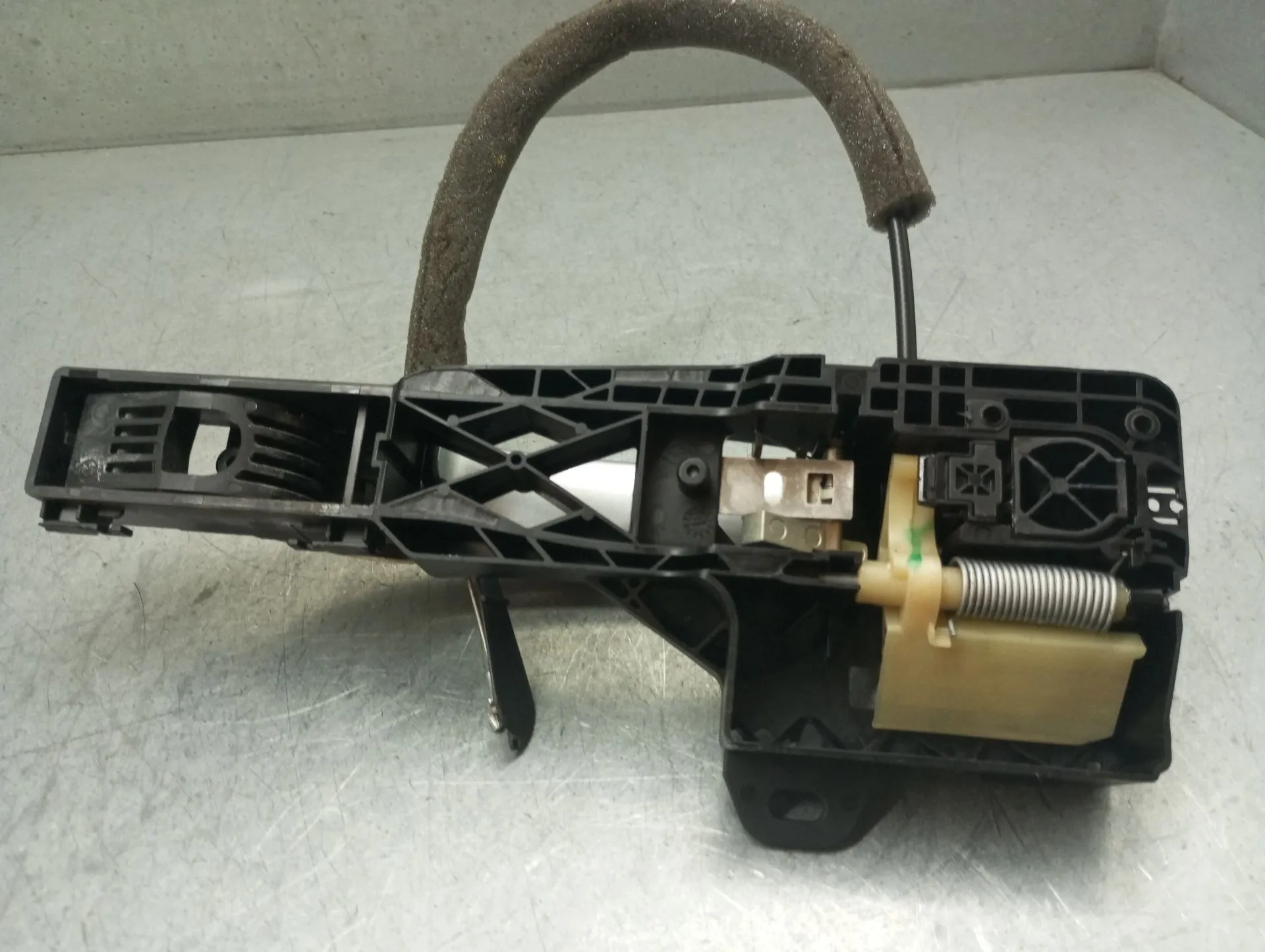 Puxador porta trás esquerdo RENAULT Megane IV (B9A/M_) Imagem-3