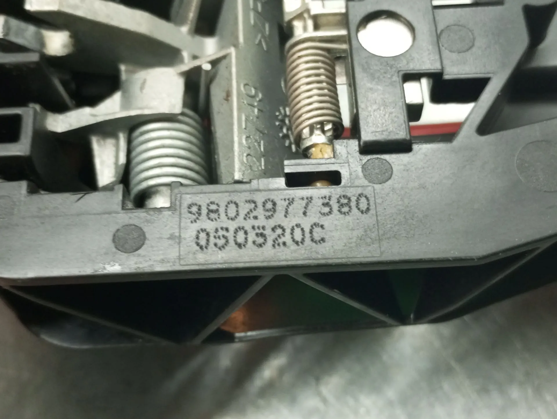 Puxador porta frente esquerda PEUGEOT 208 II Imagem-4