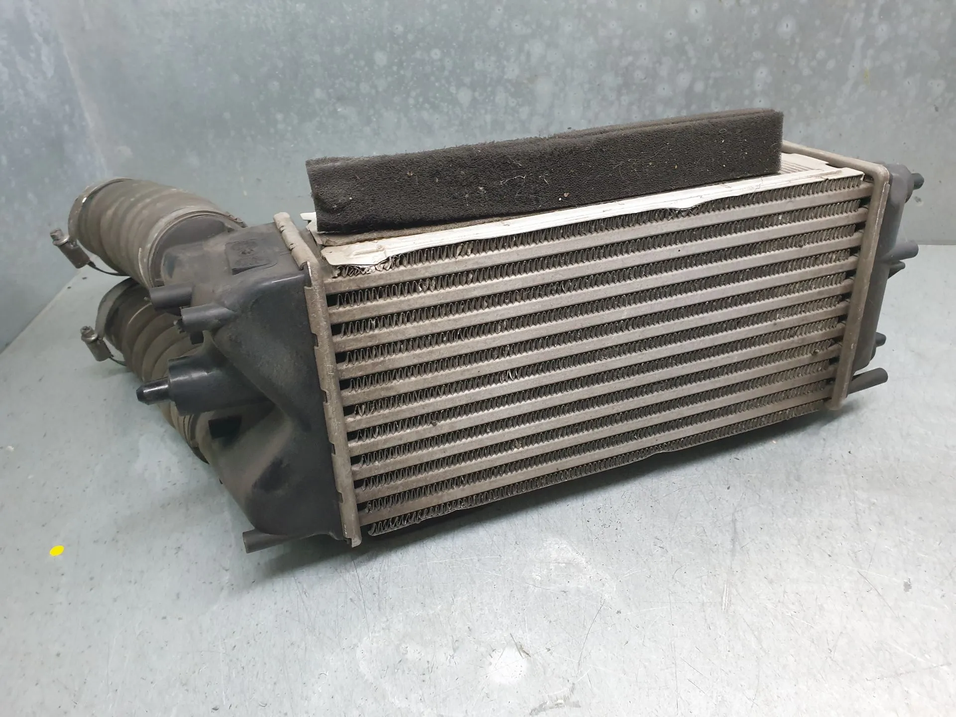 Radiatore intercooler FORD Fiesta VI (CB1, CCN) Imagem-4