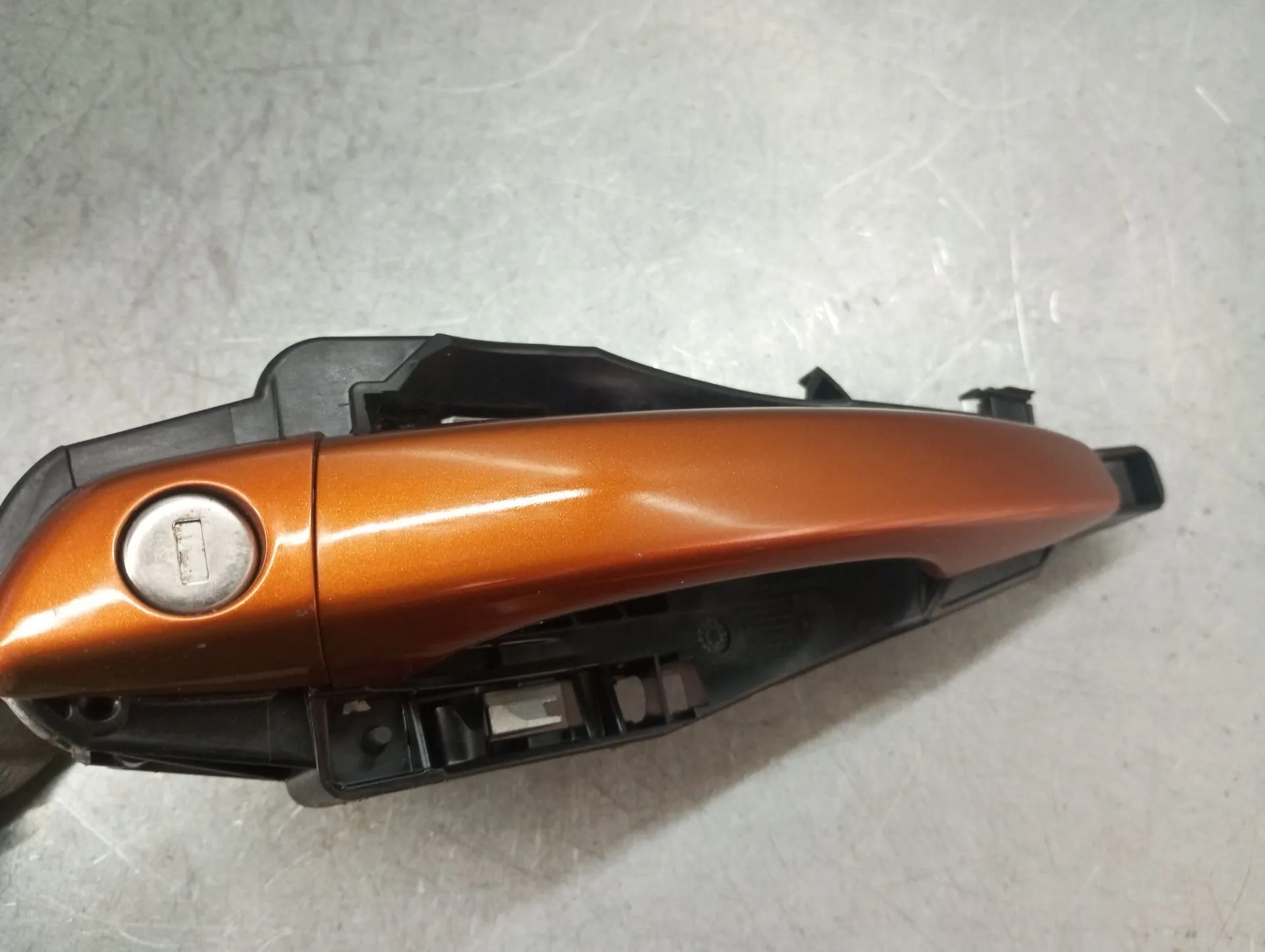 Left front door handle PEUGEOT 2008 II (U_) Imagem-2