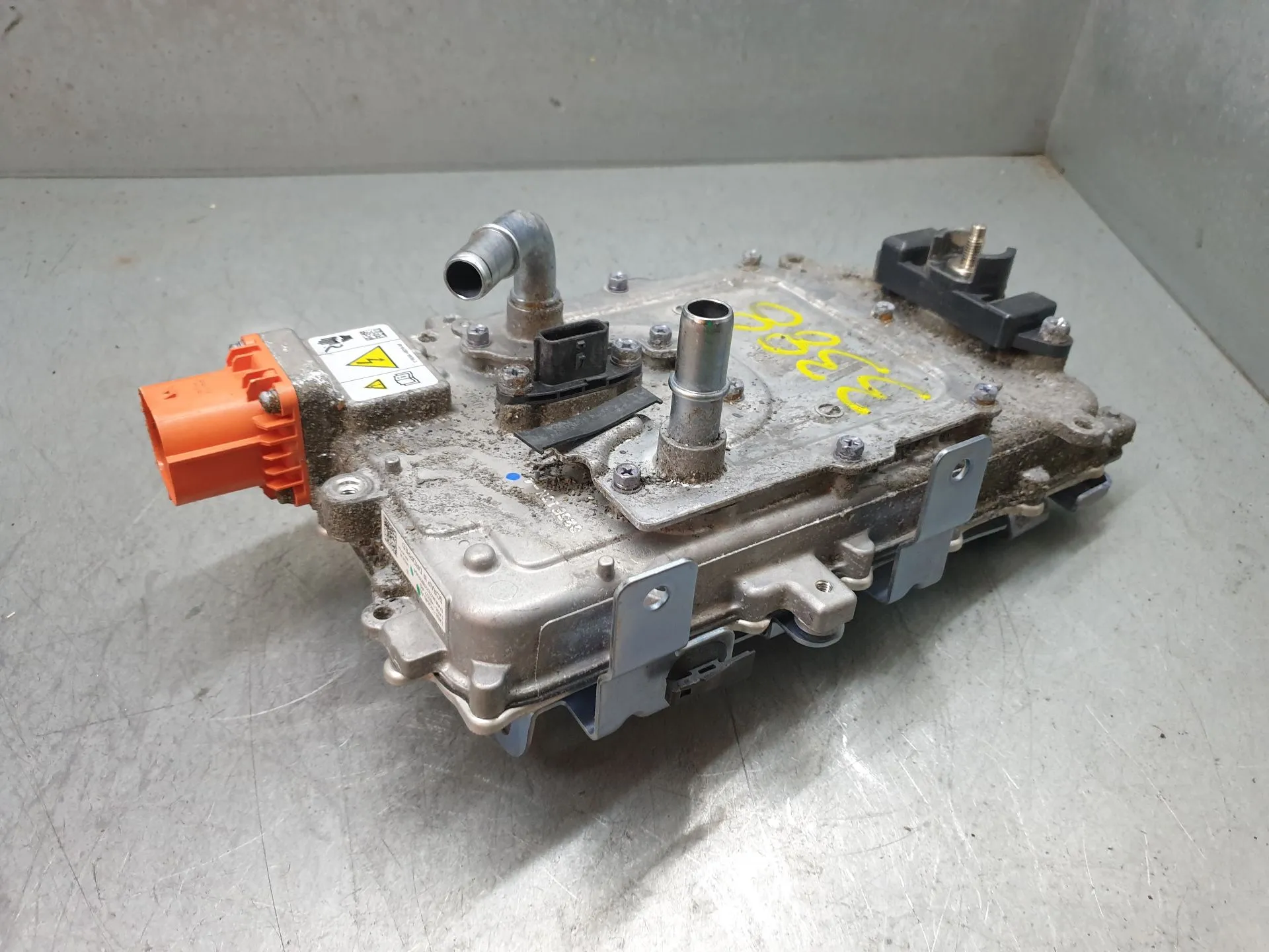 Conversor / inversor FORD Kuga III (DFK)