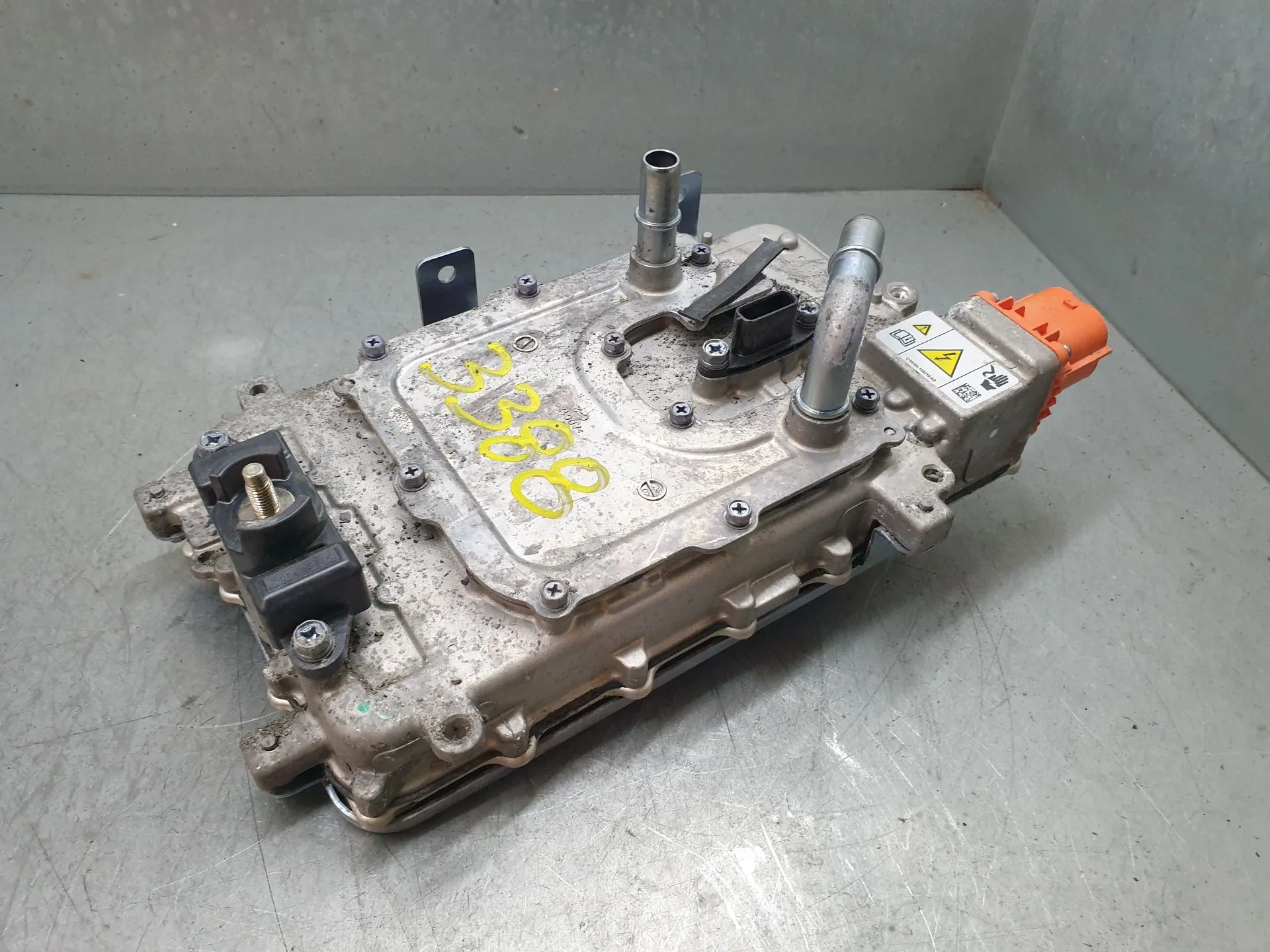 Converter / inverter FORD Kuga III (DFK) Imagem-1