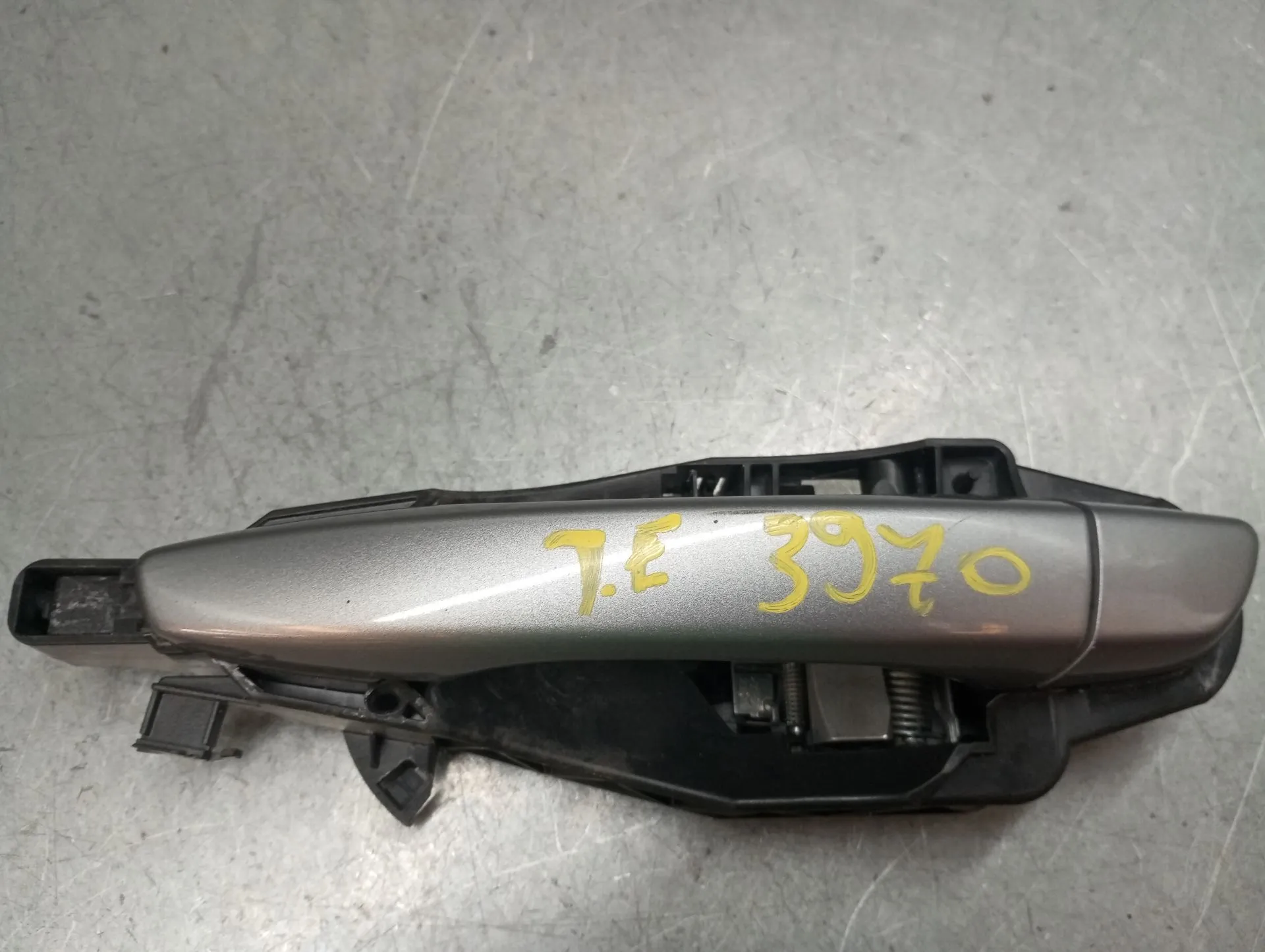 Puxador porta trás esquerdo CITROËN Grand C4 Spacetourer Imagem-1