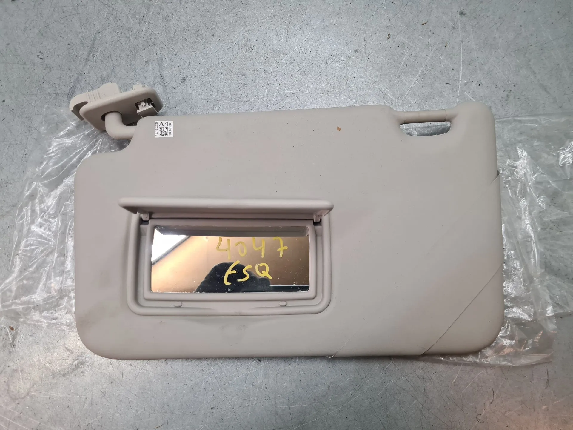 Pála de sol esquerda NISSAN Micra V (K14)