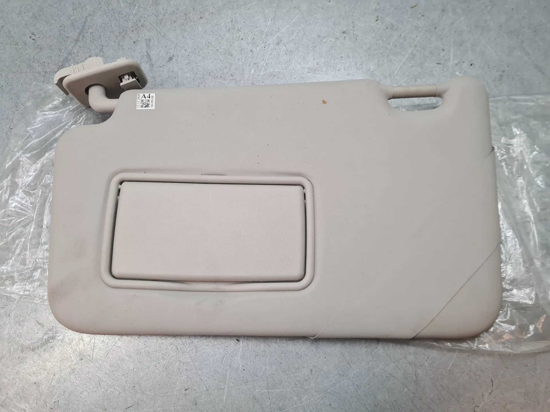 Pála de sol esquerda NISSAN Micra V (K14) Imagem-1