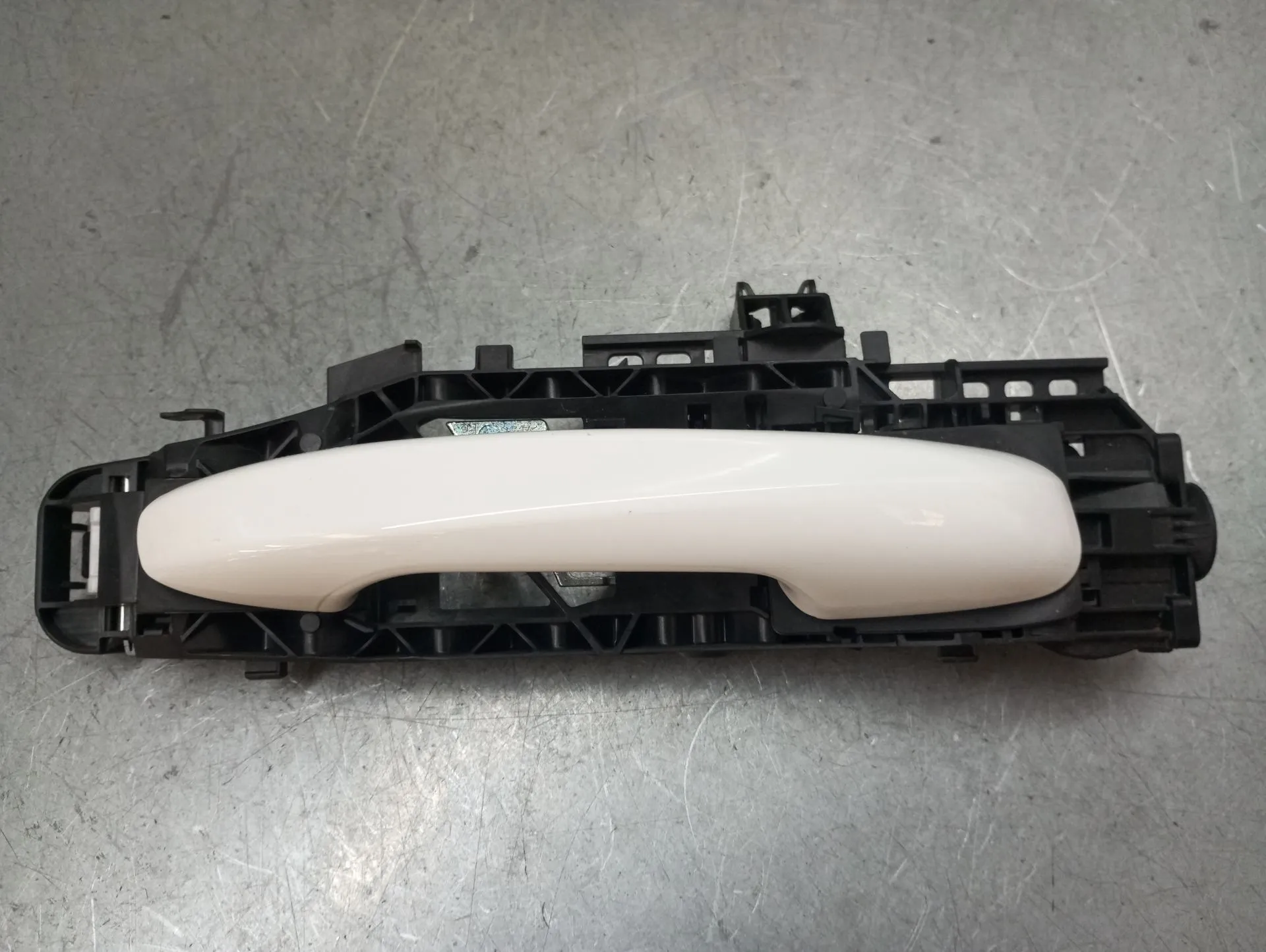 Right rear door handle MERCEDES-BENZ Classe C (W205) Imagem-1