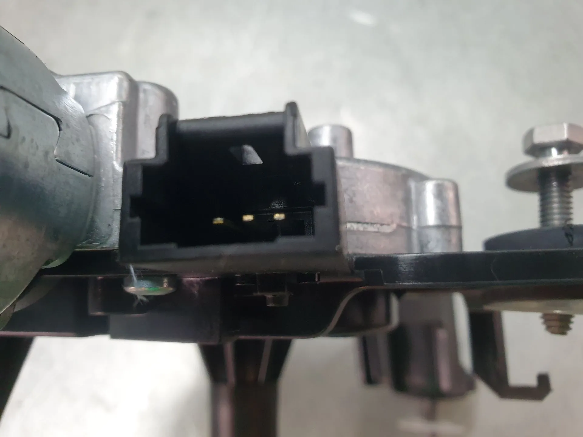 Essuie-glace moteur arrière PEUGEOT 208 II Imagem-2