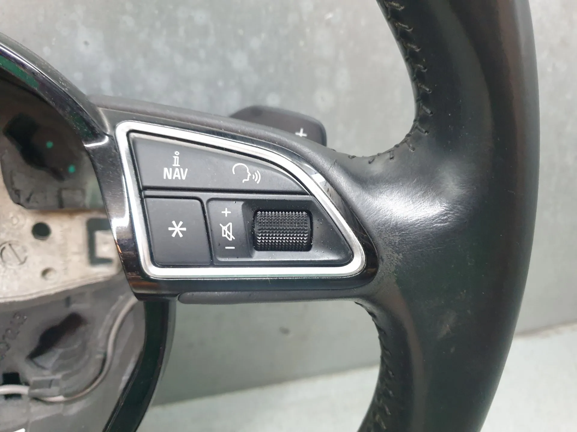 Volante AUDI Q3 (8U) Imagem-2