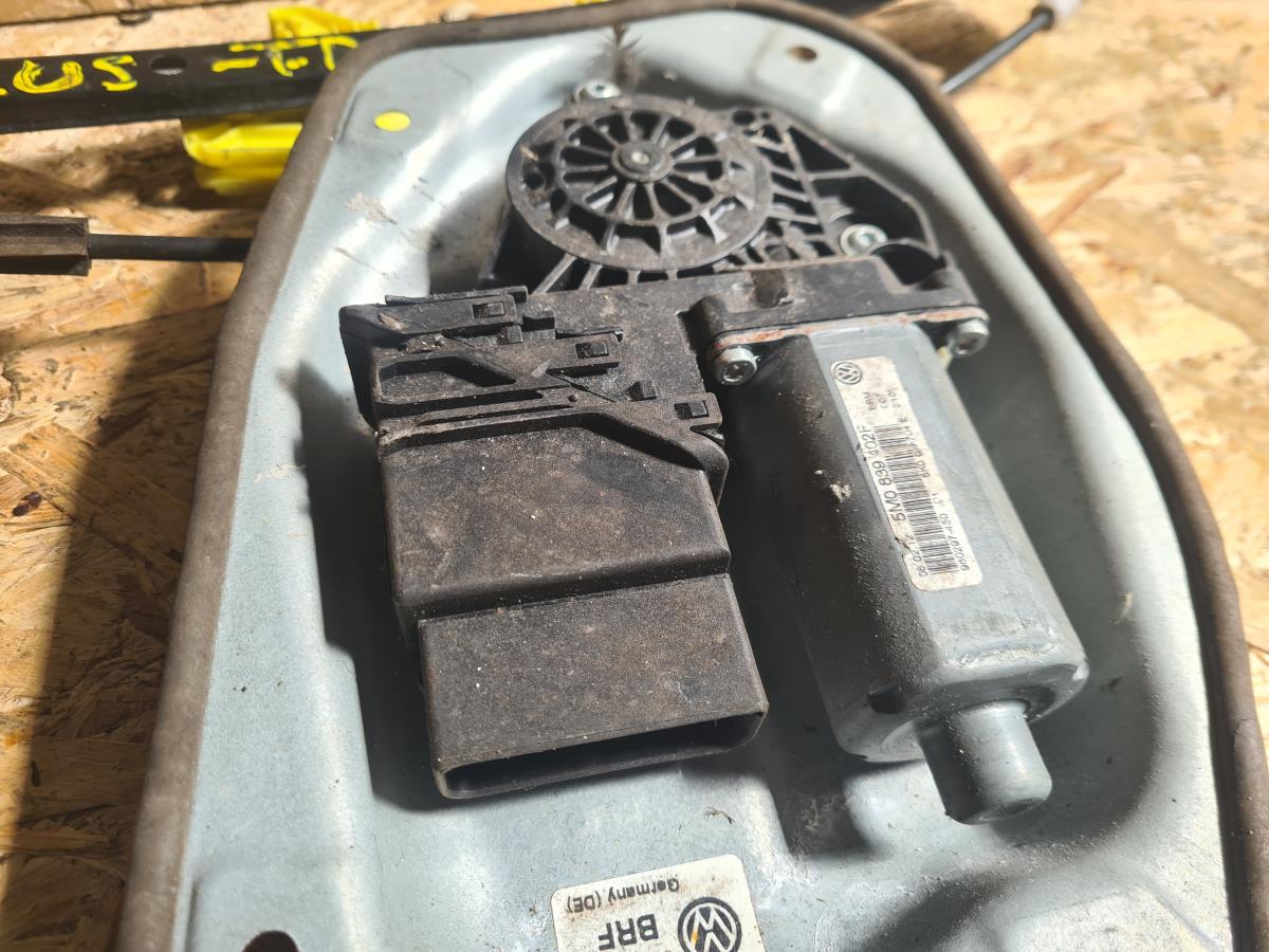 Elevador vidros trás direito VOLKSWAGEN Golf Plus (5M1, 521) Imagem-3