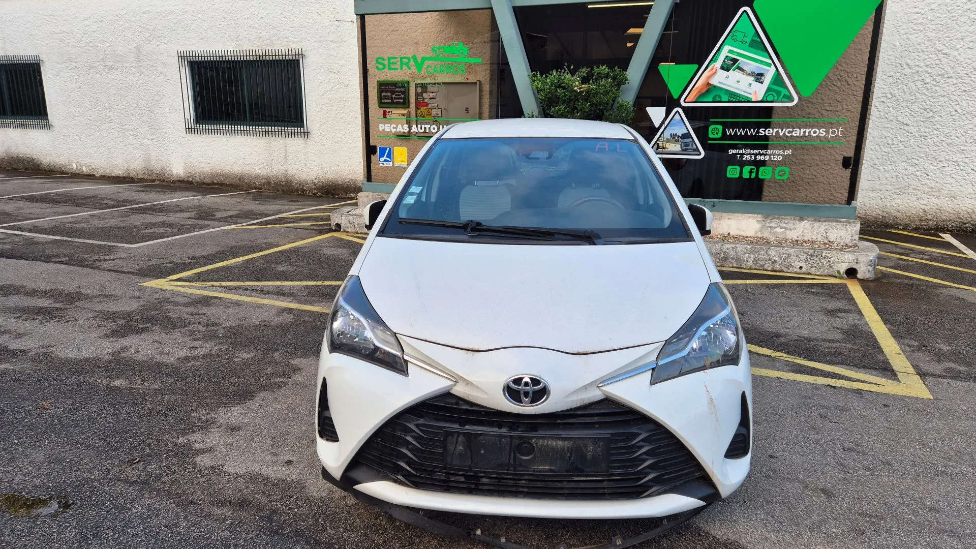 Frente Completa TOYOTA Yaris (_P13_) Imagem-1