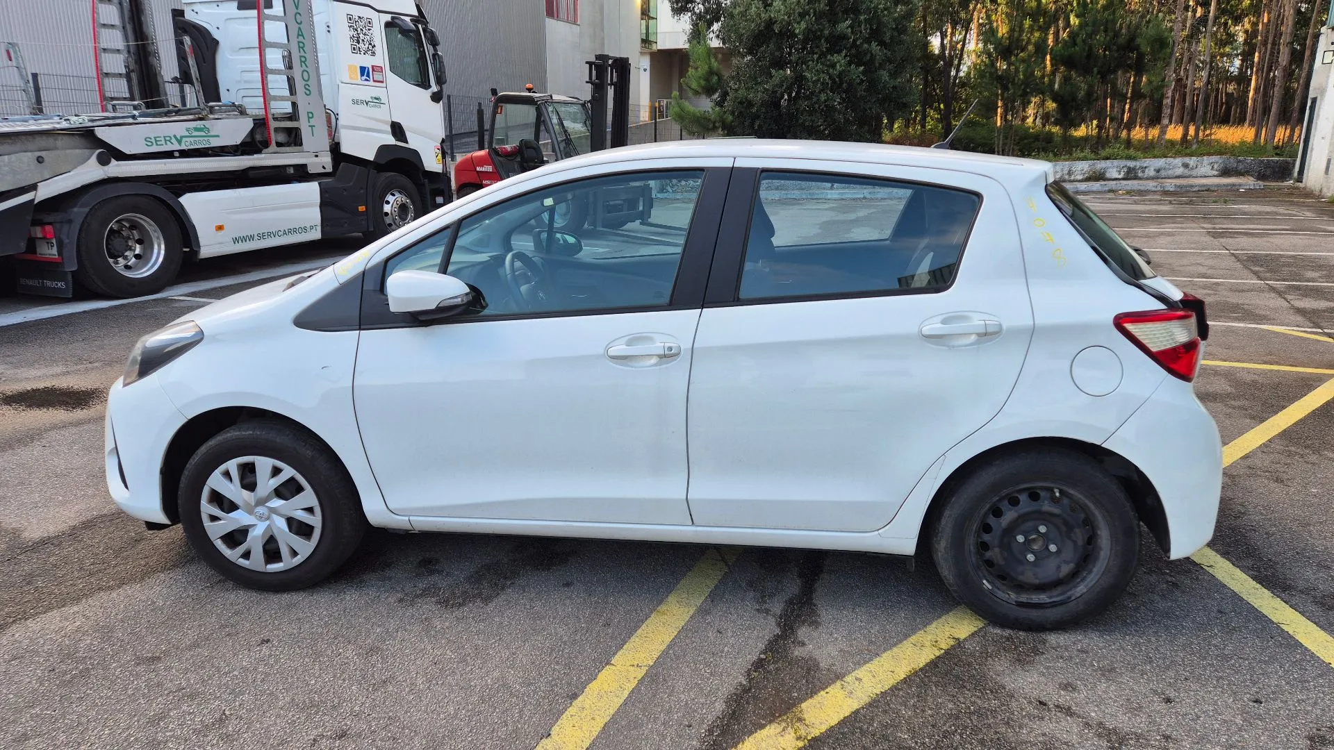Frente Completa TOYOTA Yaris (_P13_) Imagem-3