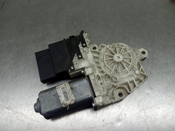 Motore alzacristallo posteriore destro VOLKSWAGEN Passat Variant (3C5)