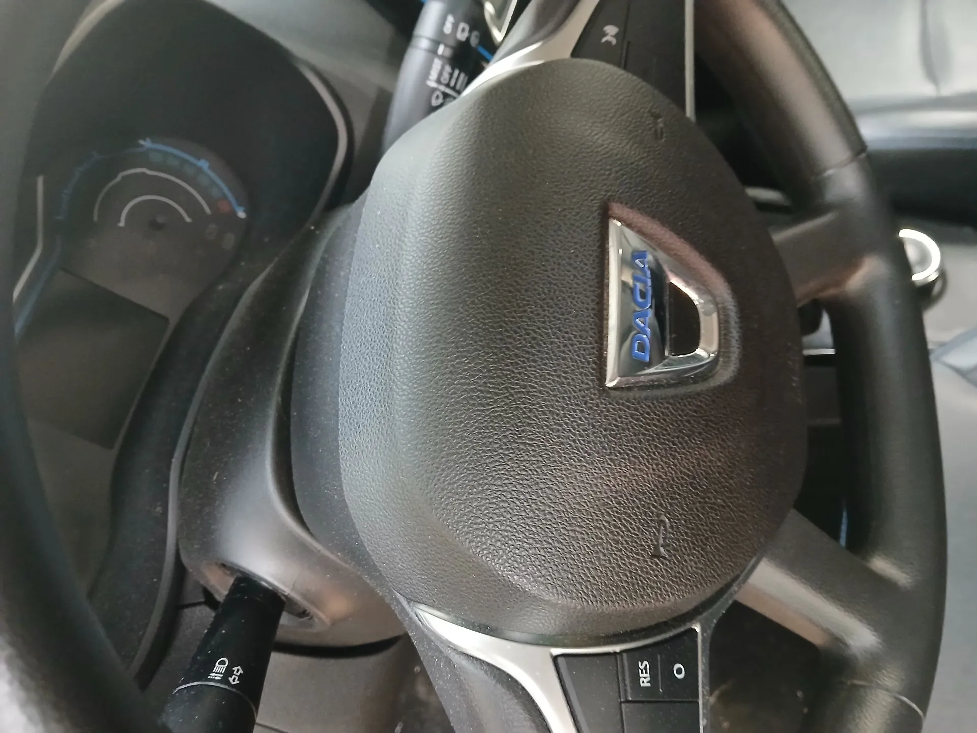 Frente Completa DACIA Spring Imagem-1