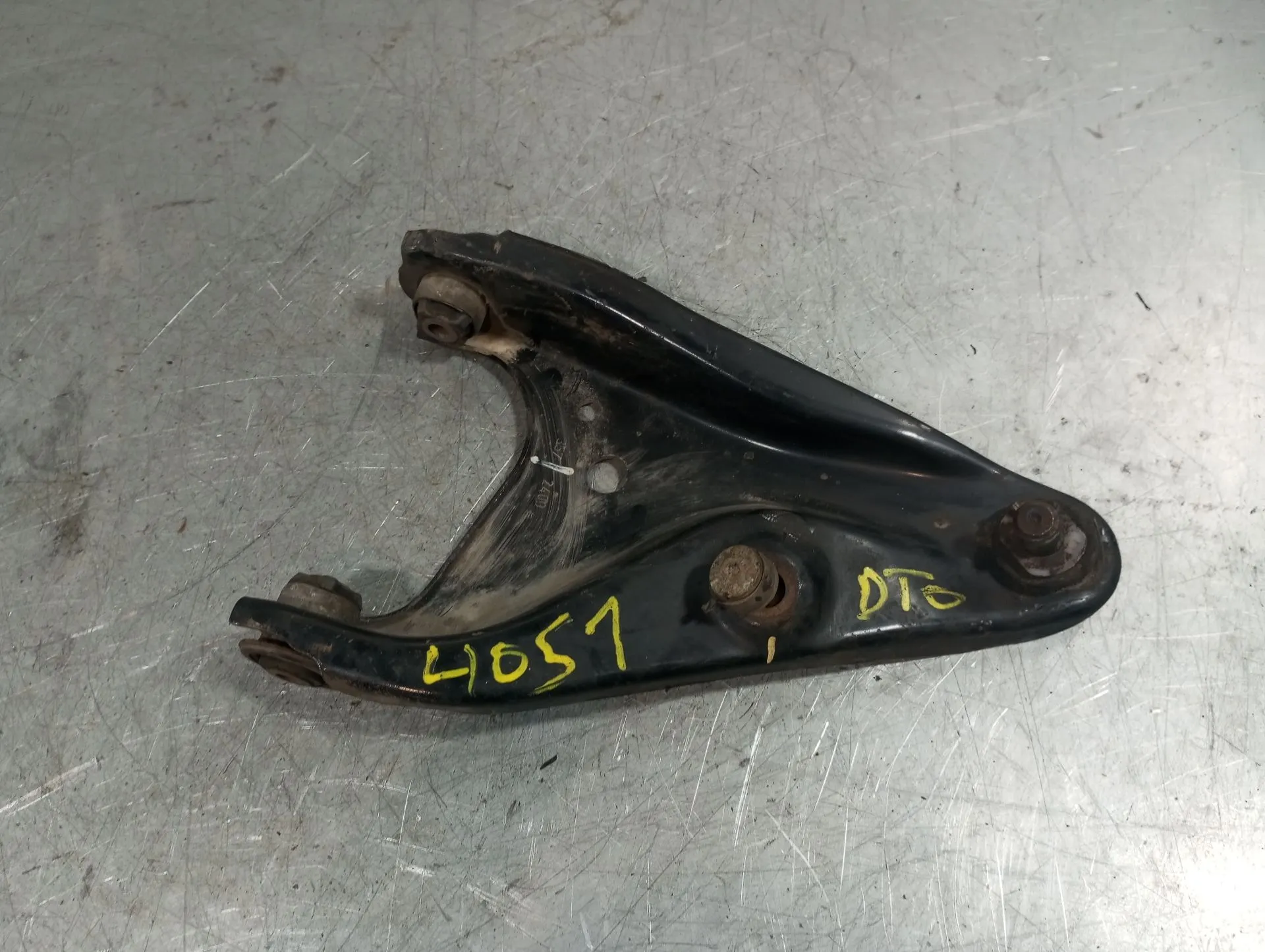 Bras de suspension Avant Droite DACIA Sandero II (5S_)