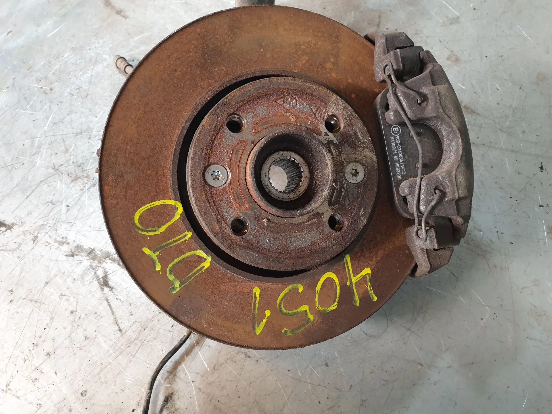 Fusée avant Droite DACIA Sandero II (5S_)