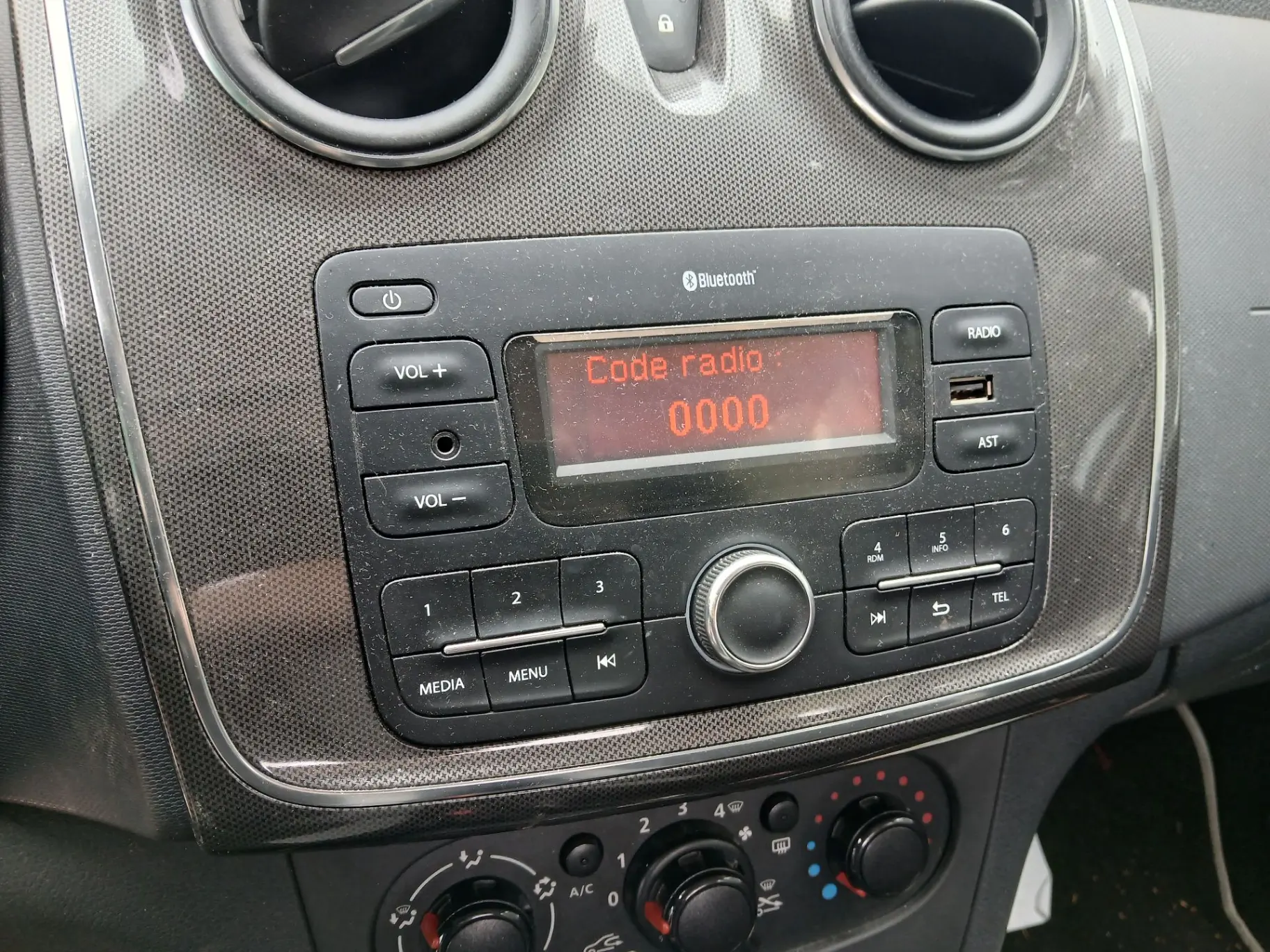 Car radio DACIA Sandero II (5S_)