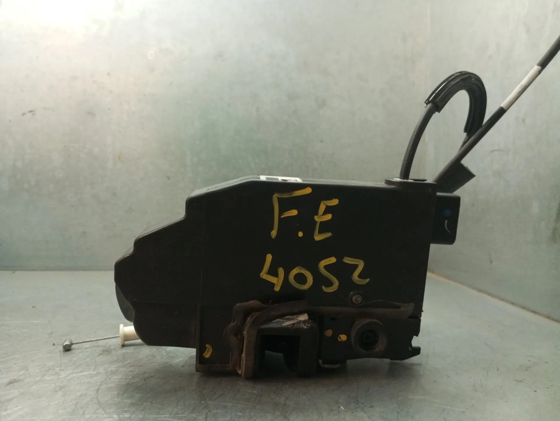 Serratura / chiusura porta anteriore sinistro PEUGEOT 308 II Imagem-1