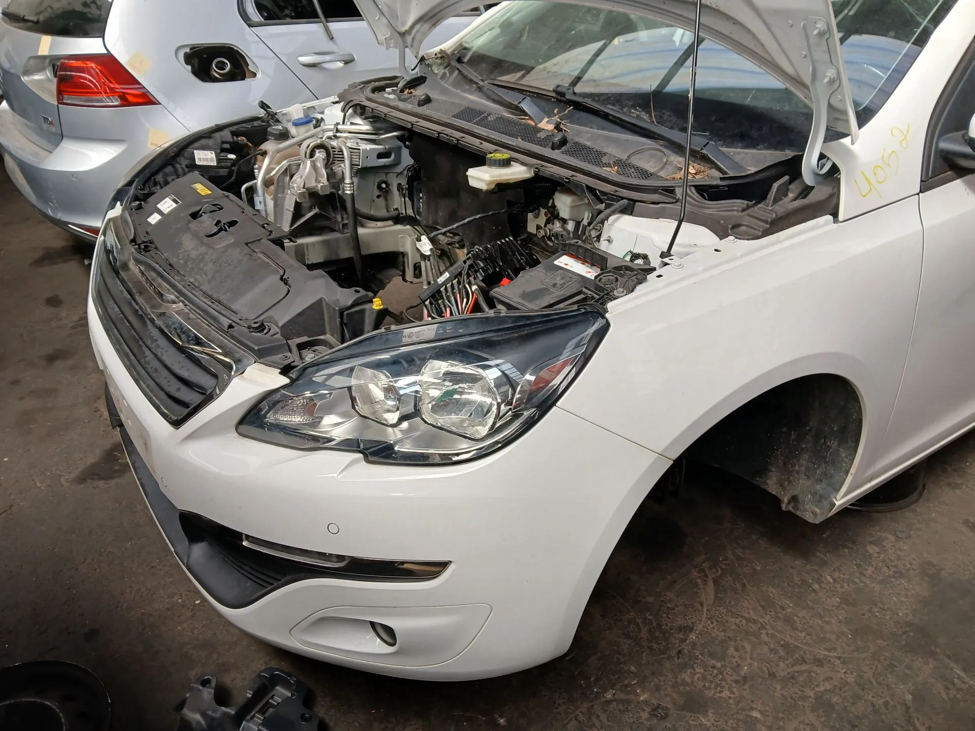 Frente Completa PEUGEOT 308 II Imagem-2