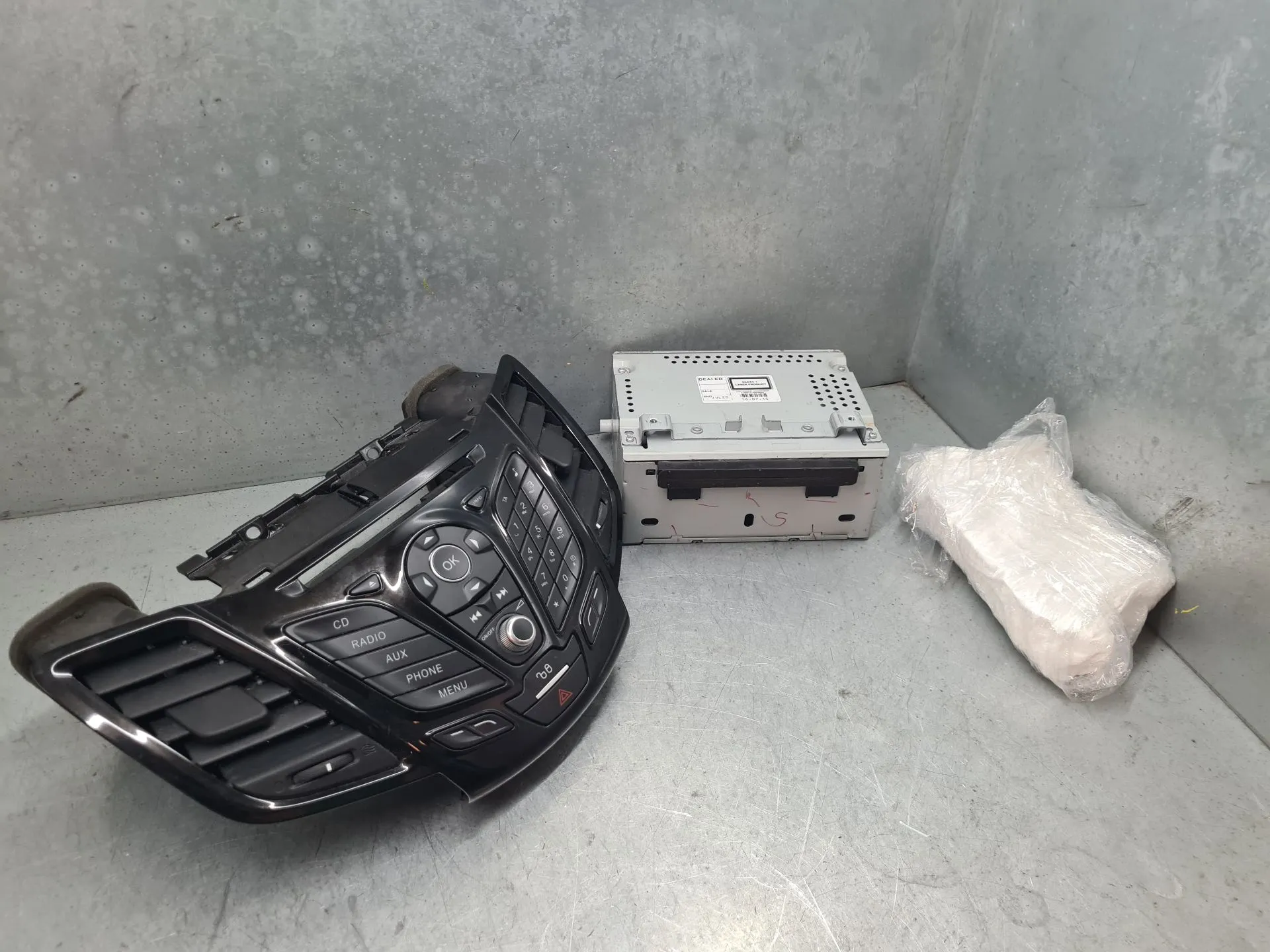 Kit Auto-rádio FORD Fiesta VI (CB1, CCN)