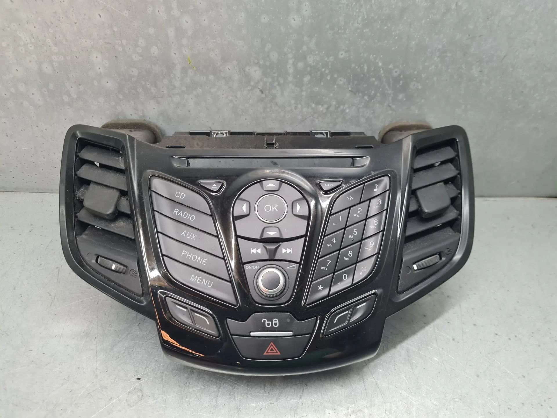 Kit Auto-rádio FORD Fiesta VI (CB1, CCN) Imagem-1