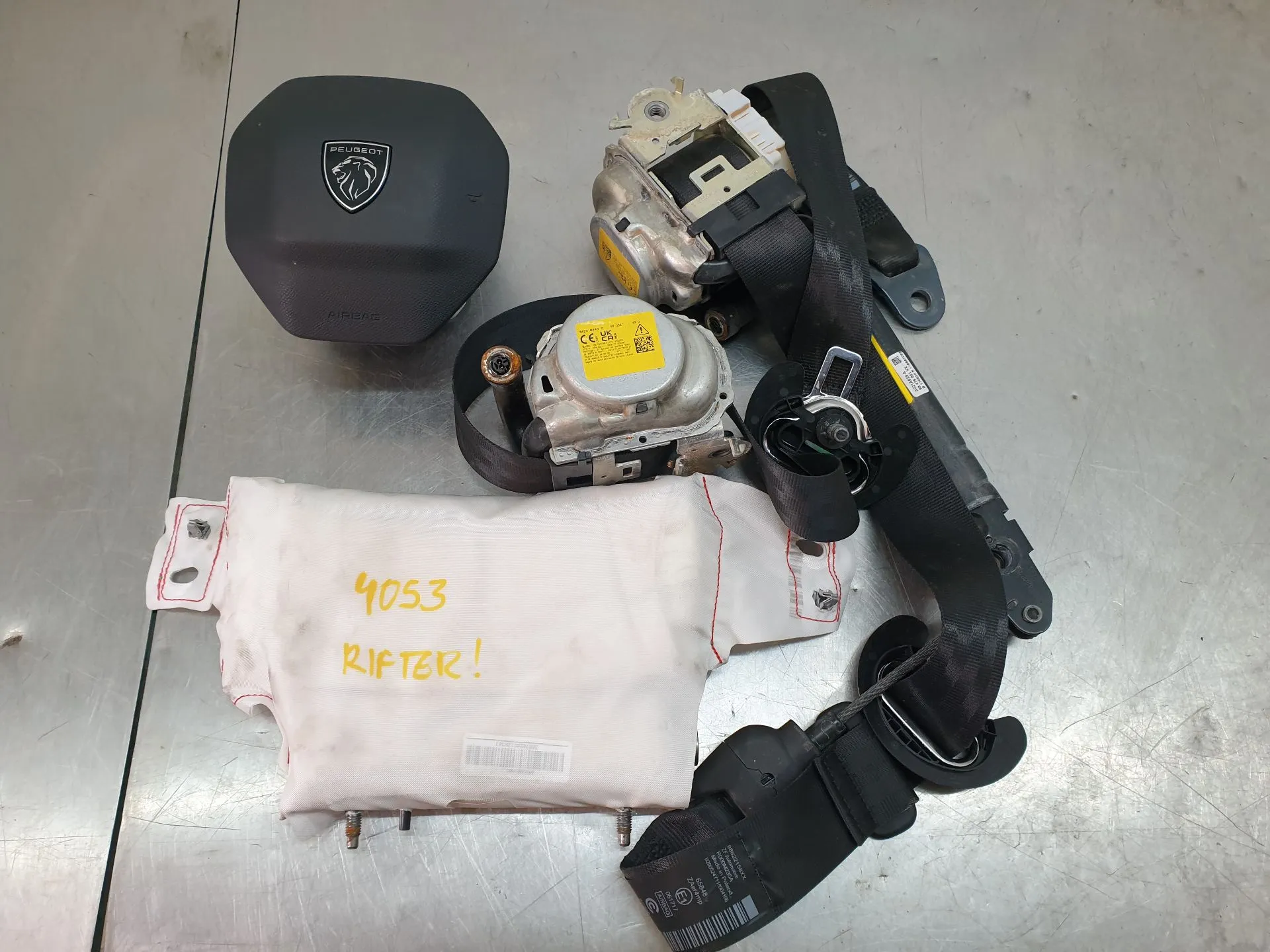 Frente Completa PEUGEOT Rifter Imagem-0