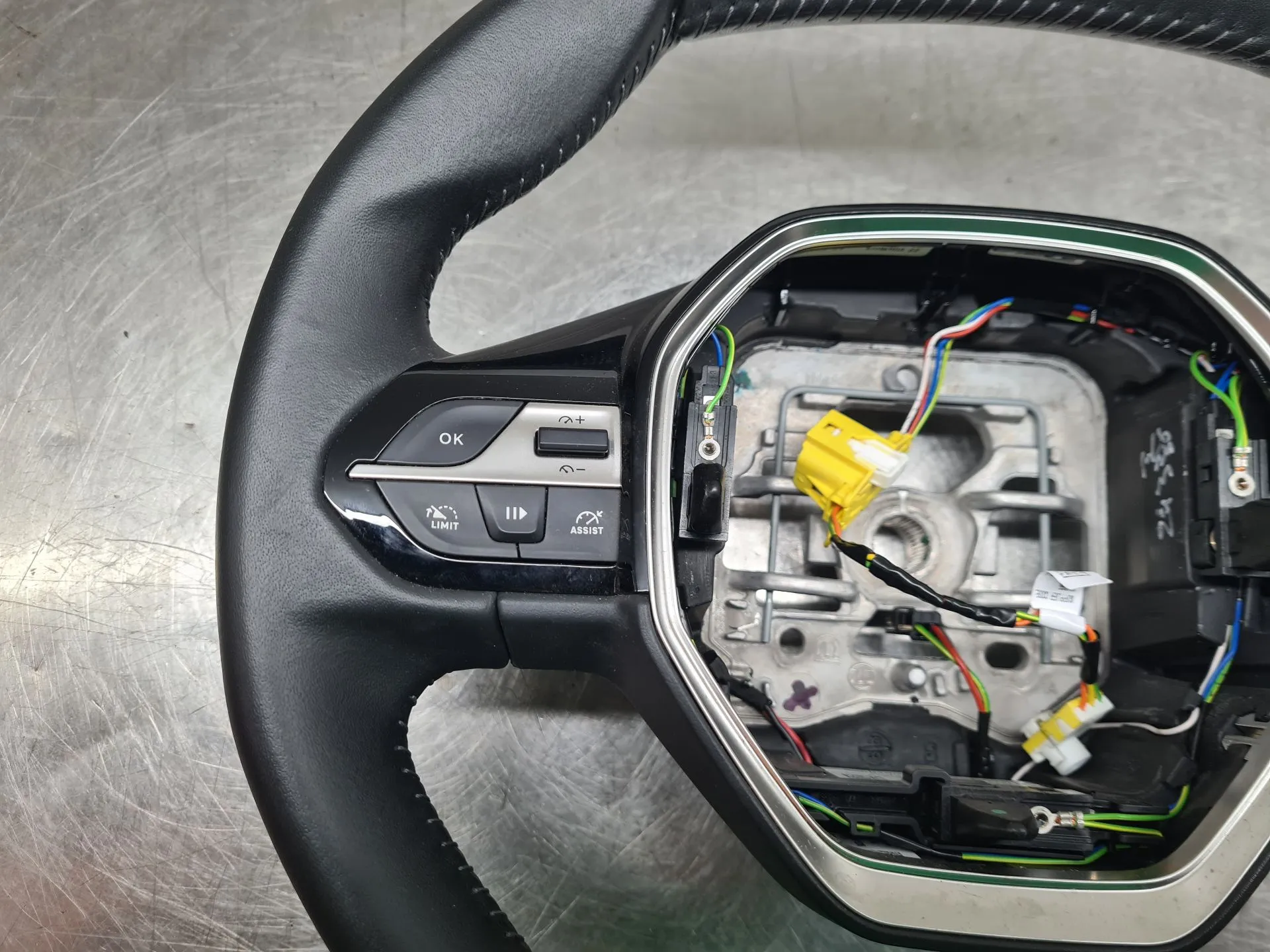 Volante PEUGEOT Rifter Imagem-1