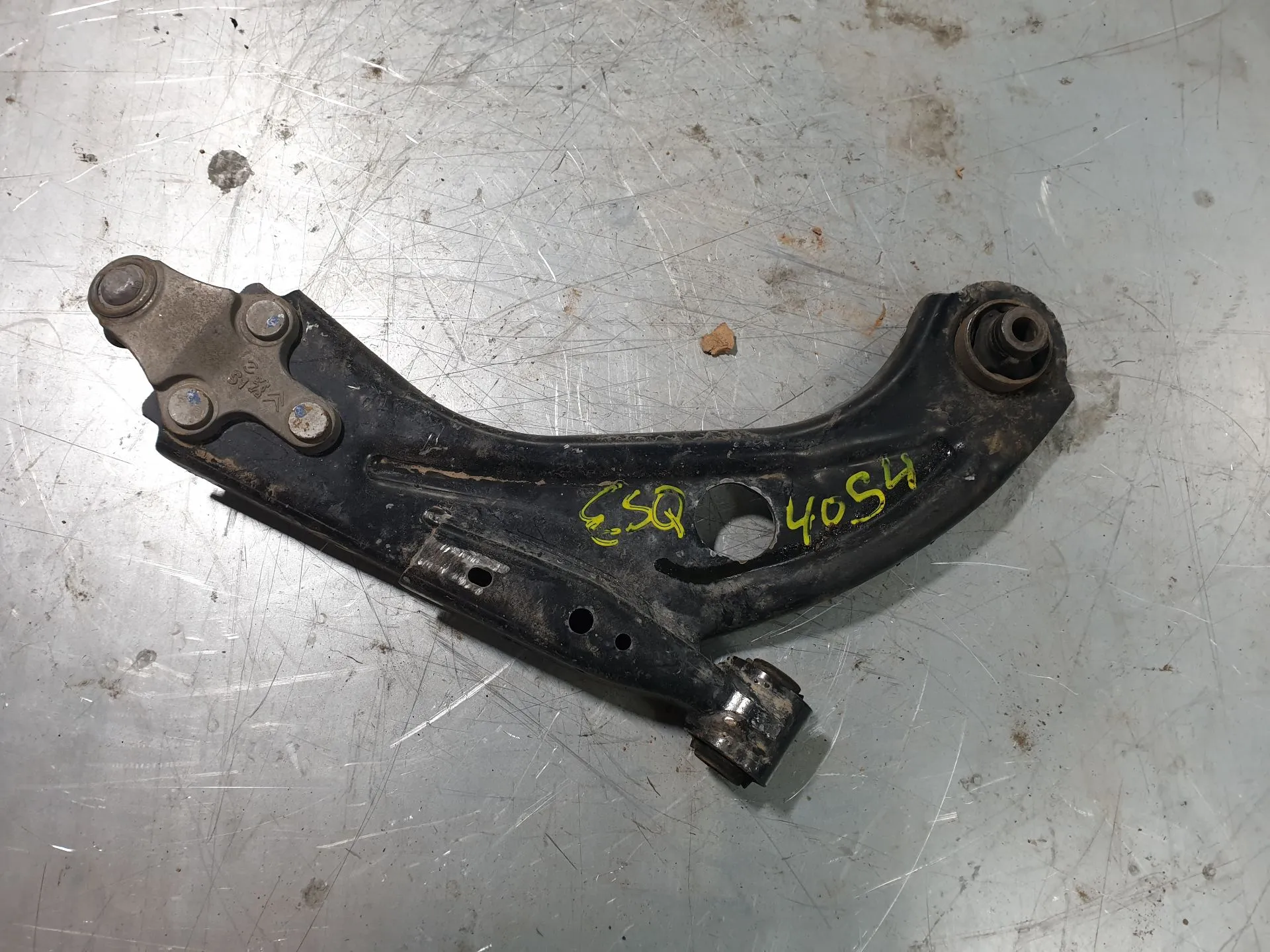 Braccio di sospensione anteriore sinistro PEUGEOT 3008 II (M_)